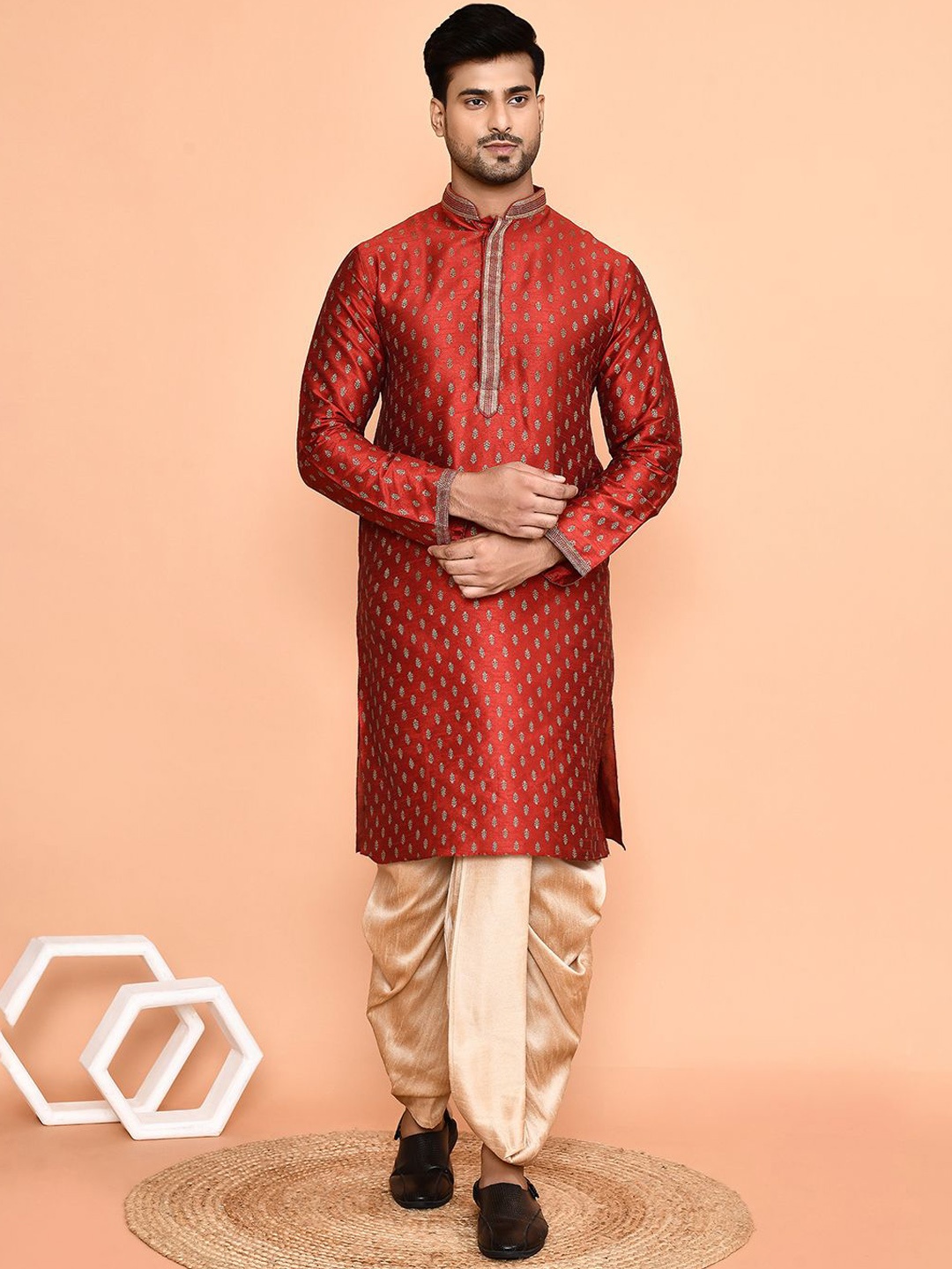 Arihant Rai Sinha Floral Printed Mandarin Collar Regular Straight Kurta With Dhoti Pant, Maroon
Arihant Rai Sinha Floral Printed Mandarin Collar Regular Straight Kurta With Dhoti Pant, Maroon
