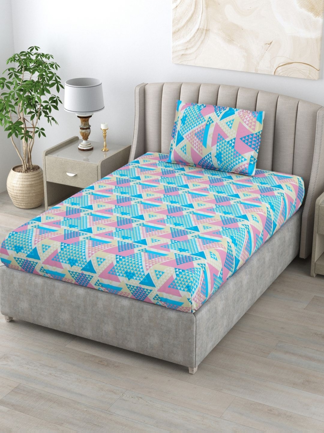 BOMBAY DYEING Epigram Blue & Pink Floral Cotton 144 TC Single Bedsheet Set 1.50 m x 2.24 m
BOMBAY DYEING Epigram Blue & Pink Floral Cotton 144 TC Single Bedsheet Set 1.50 m x 2.24 m