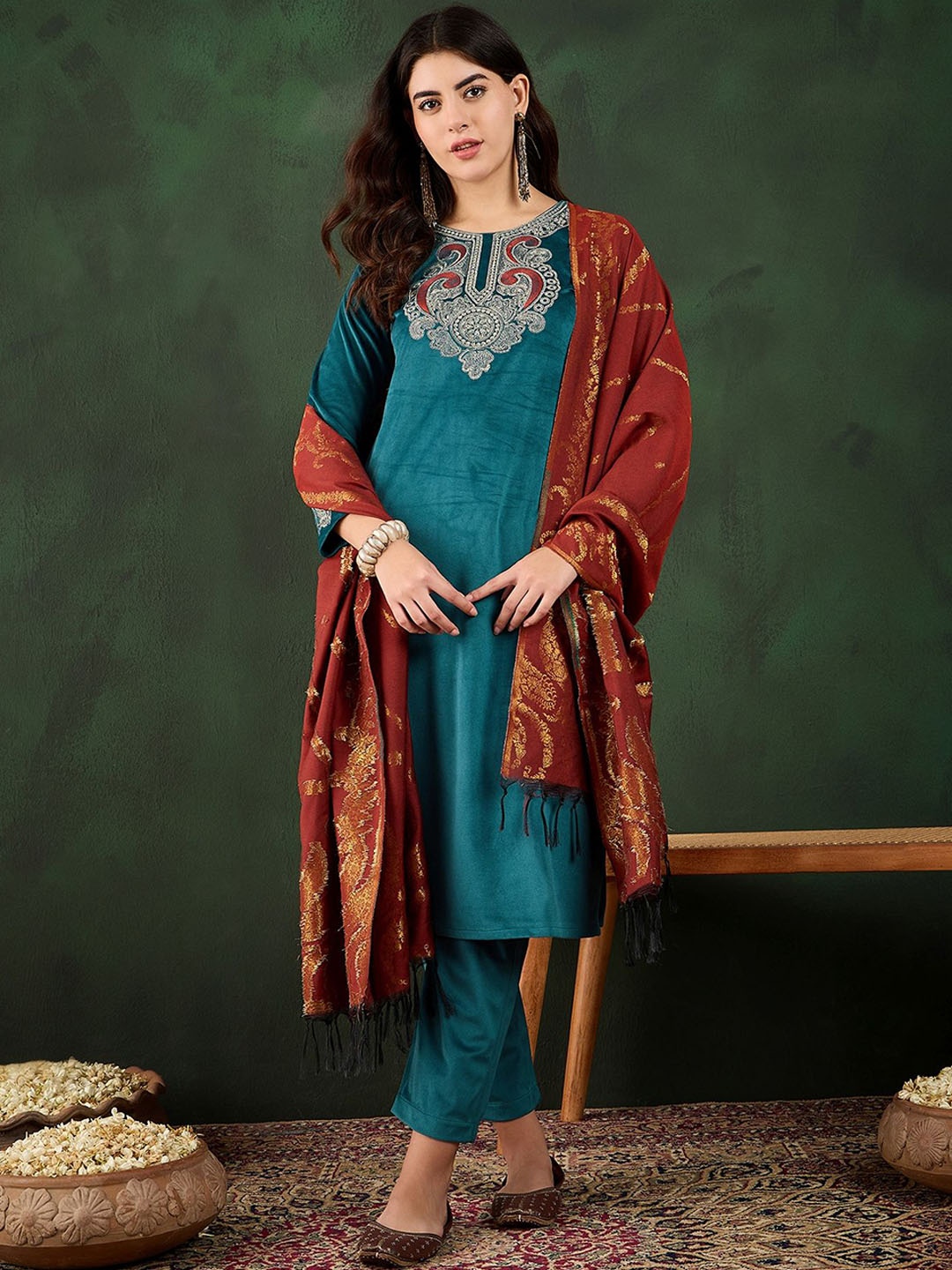 SAHASIKA Ethnic Motifs Embroidered Velvet Straight Kurta with Trouser & Dupatta, Teal
SAHASIKA Ethnic Motifs Embroidered Velvet Straight Kurta with Trouser & Dupatta, Teal