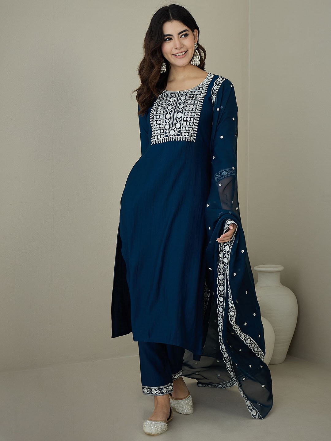 KLOSIA Floral Embroidered Thread Work Pure Silk Straight Kurta with Trouser & Dupatta, Teal
KLOSIA Floral Embroidered Thread Work Pure Silk Straight Kurta with Trouser & Dupatta, Teal