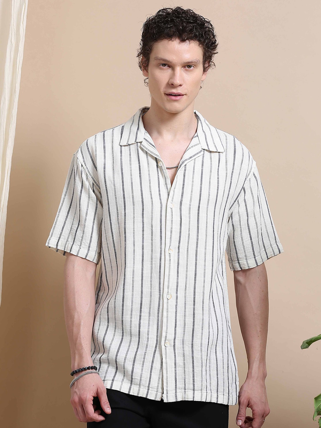 HOUSE OF MAHNOTS Men Relaxed Cuban Collar Vertical Striped Linen Oversized Casual Shirt, Beige
HOUSE OF MAHNOTS Men Relaxed Cuban Collar Vertical Striped Linen Oversized Casual Shirt, Beige