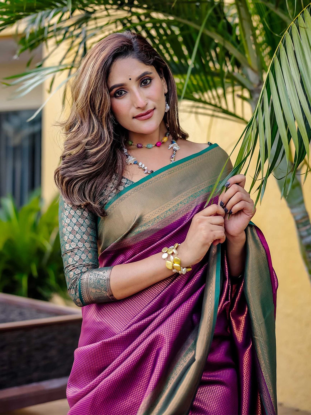 Kandora Women Woven Design Zari Pure Silk Heavy Work Kanjeevaram Saree With Blouse Piece, Purple
Kandora Women Woven Design Zari Pure Silk Heavy Work Kanjeevaram Saree With Blouse Piece, Purple