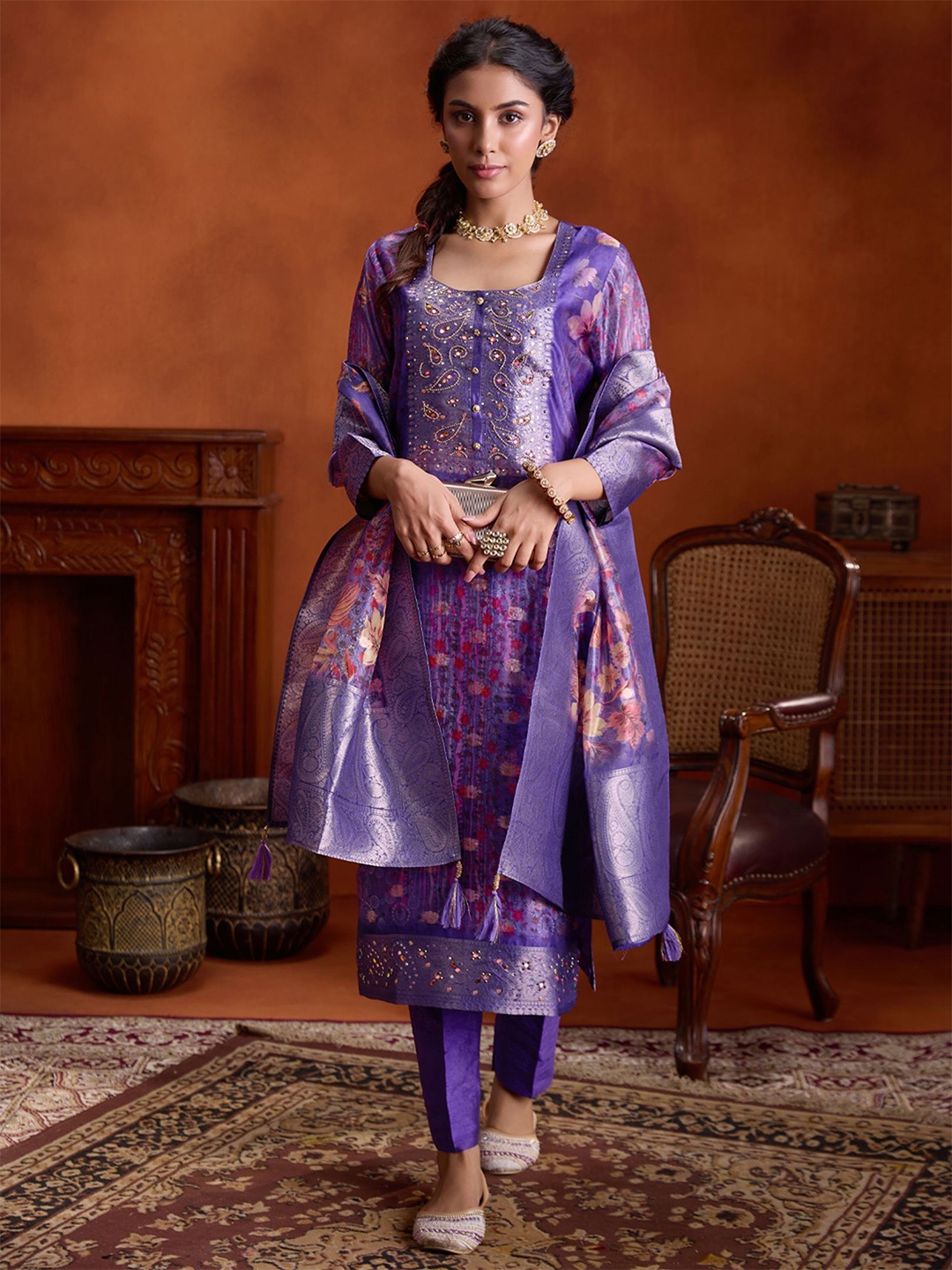 WOMEN PLUS Floral Digital Printed Beads and Stones Jacquard Kurta with Trousers & Dupatta, Lavender
WOMEN PLUS Floral Digital Printed Beads and Stones Jacquard Kurta with Trousers & Dupatta, Lavender