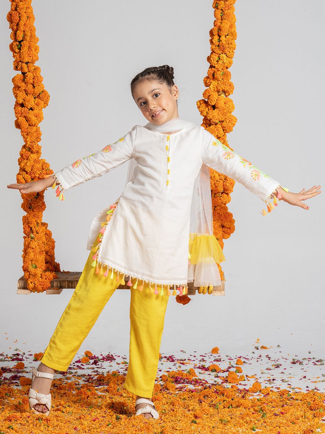 SPUNKIES Girls Floral Embroidered Thread Work Pure Cotton Kurta with Trouser & Dupatta, White
SPUNKIES Girls Floral Embroidered Thread Work Pure Cotton Kurta with Trouser & Dupatta, White