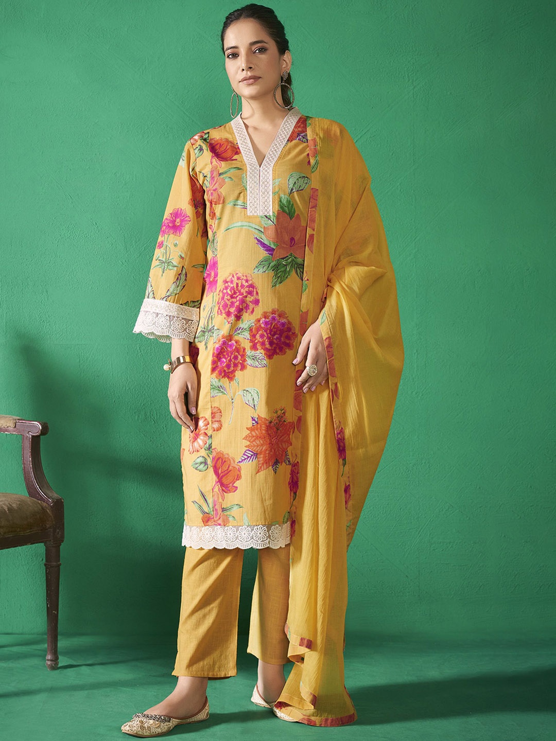 Anouk Yellow Floral Printed V-Neck Thread Work Pure Cotton Kurta With Trouser With Dupatta
Anouk Yellow Floral Printed V-Neck Thread Work Pure Cotton Kurta With Trouser With Dupatta
