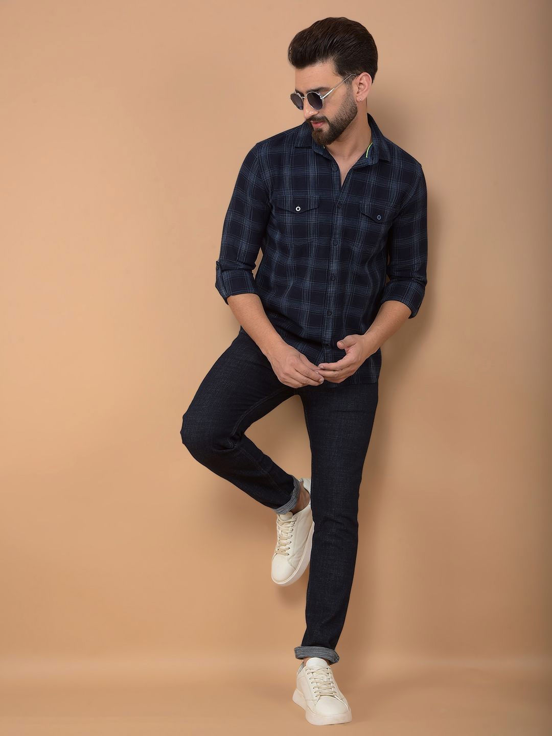 Crimsoune Club Men Classic Spread Collar Checked Cotton Slim Fit Casual Shirt, Navy blue
Crimsoune Club Men Classic Spread Collar Checked Cotton Slim Fit Casual Shirt, Navy blue