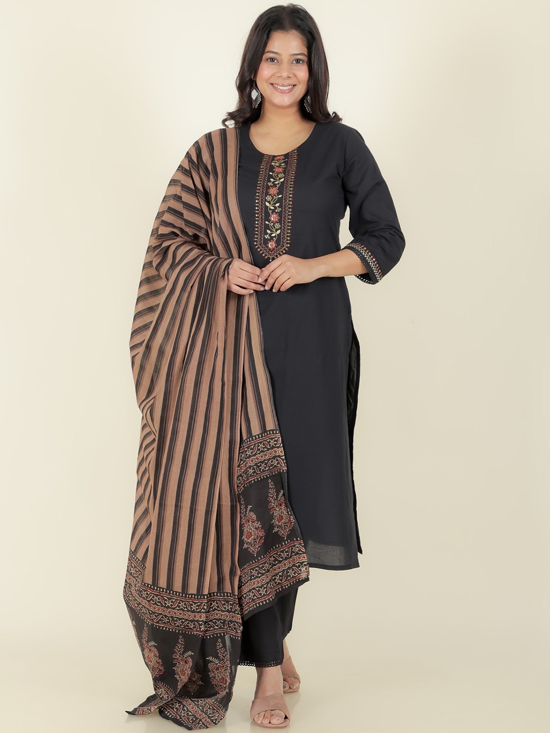 Aramya Round Neck Three-Quarter Sleeves Thread Work Pure Cotton Kurta & Trouser & Dupatta, Black
Aramya Round Neck Three-Quarter Sleeves Thread Work Pure Cotton Kurta & Trouser & Dupatta, Black
