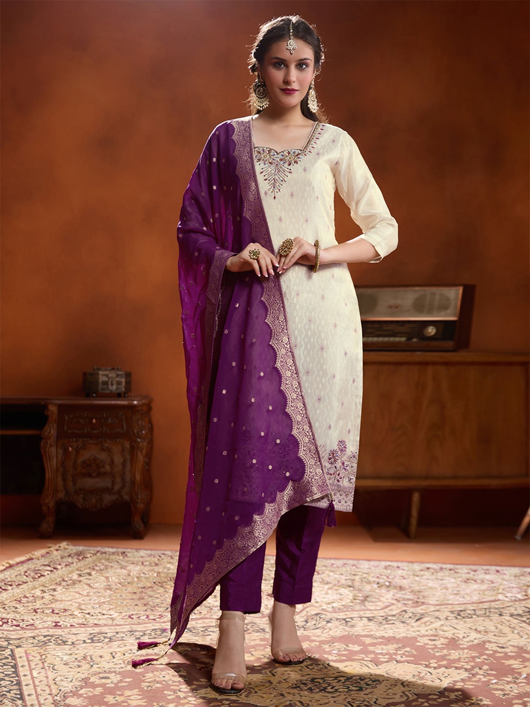 WOMEN PLUS Floral Embroidered Beads and Stones Jacquard Kurta with Trousers & With Dupatta, Cream
WOMEN PLUS Floral Embroidered Beads and Stones Jacquard Kurta with Trousers & With Dupatta, Cream