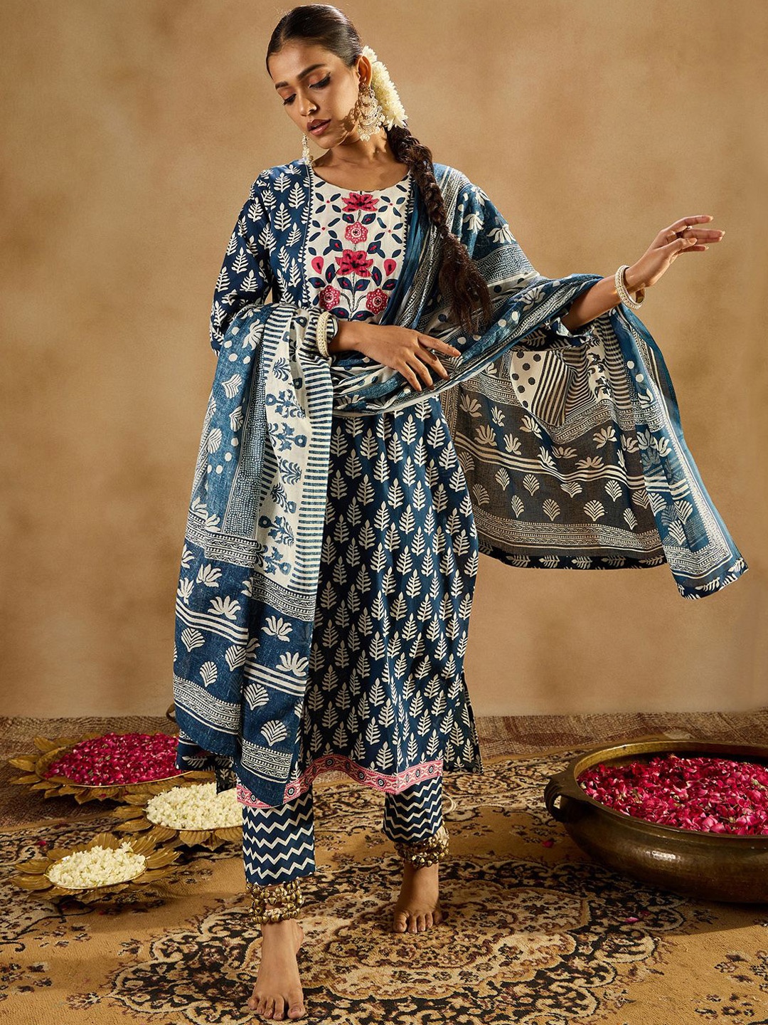 Indo Era Ethnic Motifs Printed Thread Work Pure Cotton Kurta with Trousers & Dupatta, Blue
Indo Era Ethnic Motifs Printed Thread Work Pure Cotton Kurta with Trousers & Dupatta, Blue