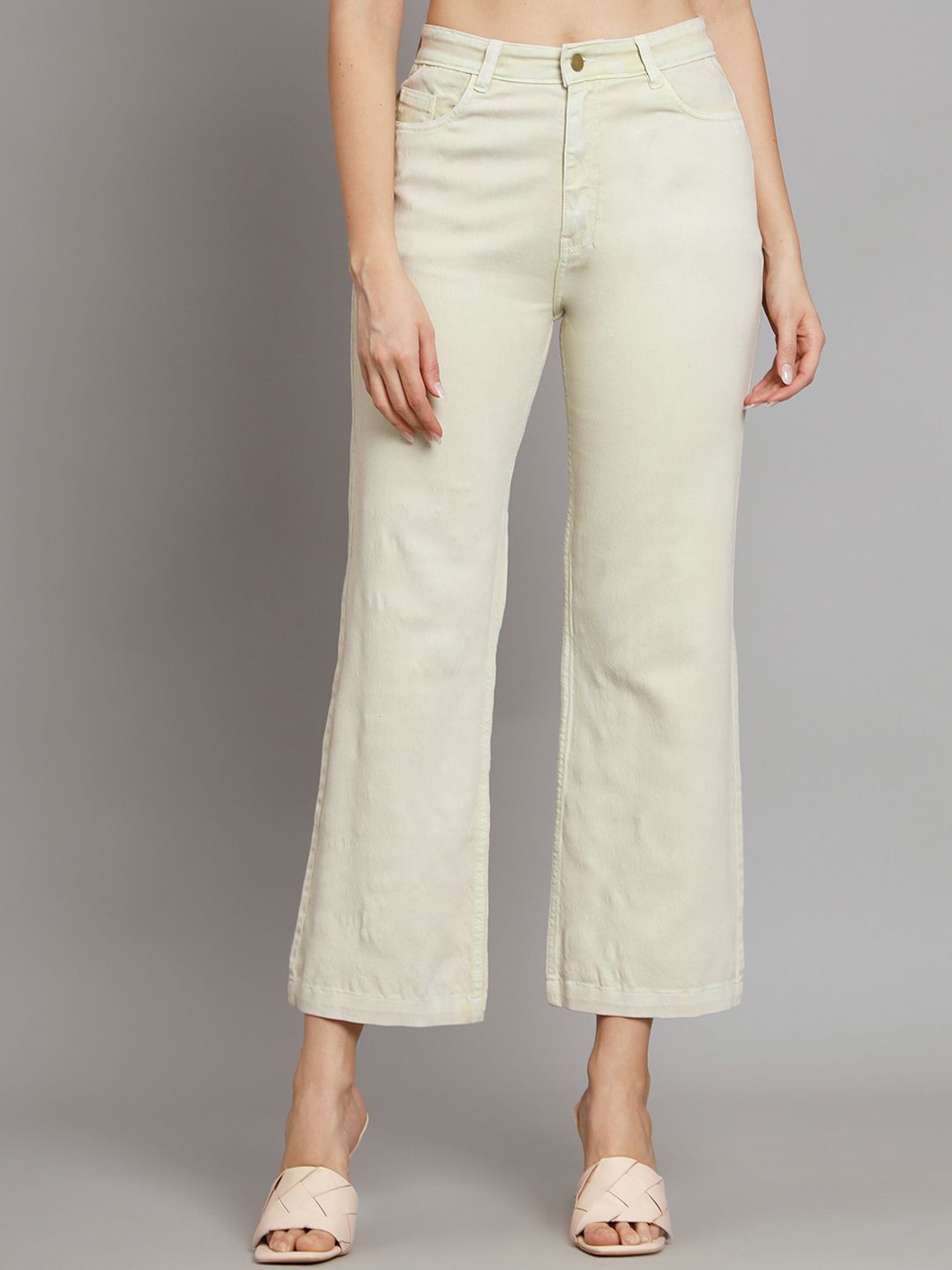 The Roadster Lifestyle Co Women Cotton High Rise Cropped Length Flared Fit Jeans, Beige
The Roadster Lifestyle Co Women Cotton High Rise Cropped Length Flared Fit Jeans, Beige