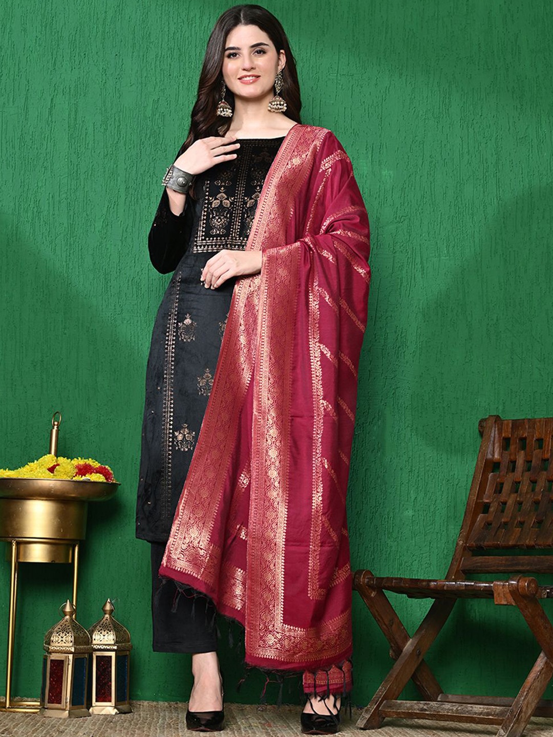 SAHASIKA Round Neck Floral Printed Velvet Straight Kurta with Trousers & Dupatta, Black
SAHASIKA Round Neck Floral Printed Velvet Straight Kurta with Trousers & Dupatta, Black
