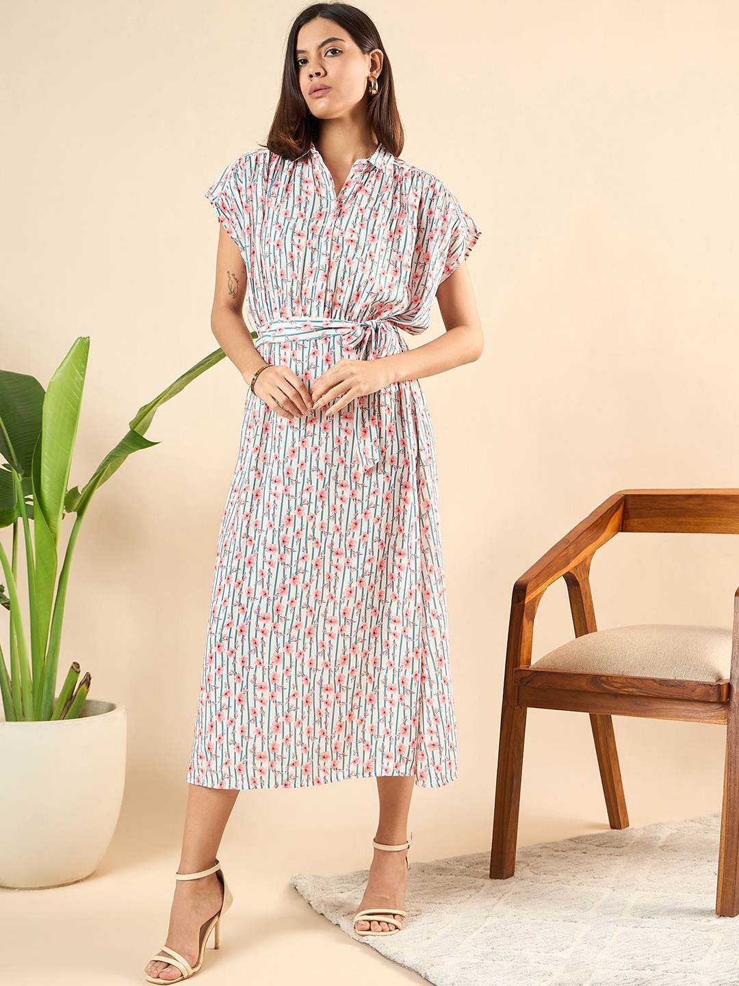 Mast & Harbour Women Floral Printed Flared Sleeve Midi Dress With Waist Tie-Ups, Peach
Mast & Harbour Women Floral Printed Flared Sleeve Midi Dress With Waist Tie-Ups, Peach