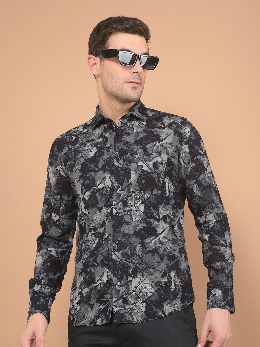 Crimsoune Club Men Classic Cutaway Collar Abstract Printed Cotton Slim Fit Casual Shirt, Black
Crimsoune Club Men Classic Cutaway Collar Abstract Printed Cotton Slim Fit Casual Shirt, Black