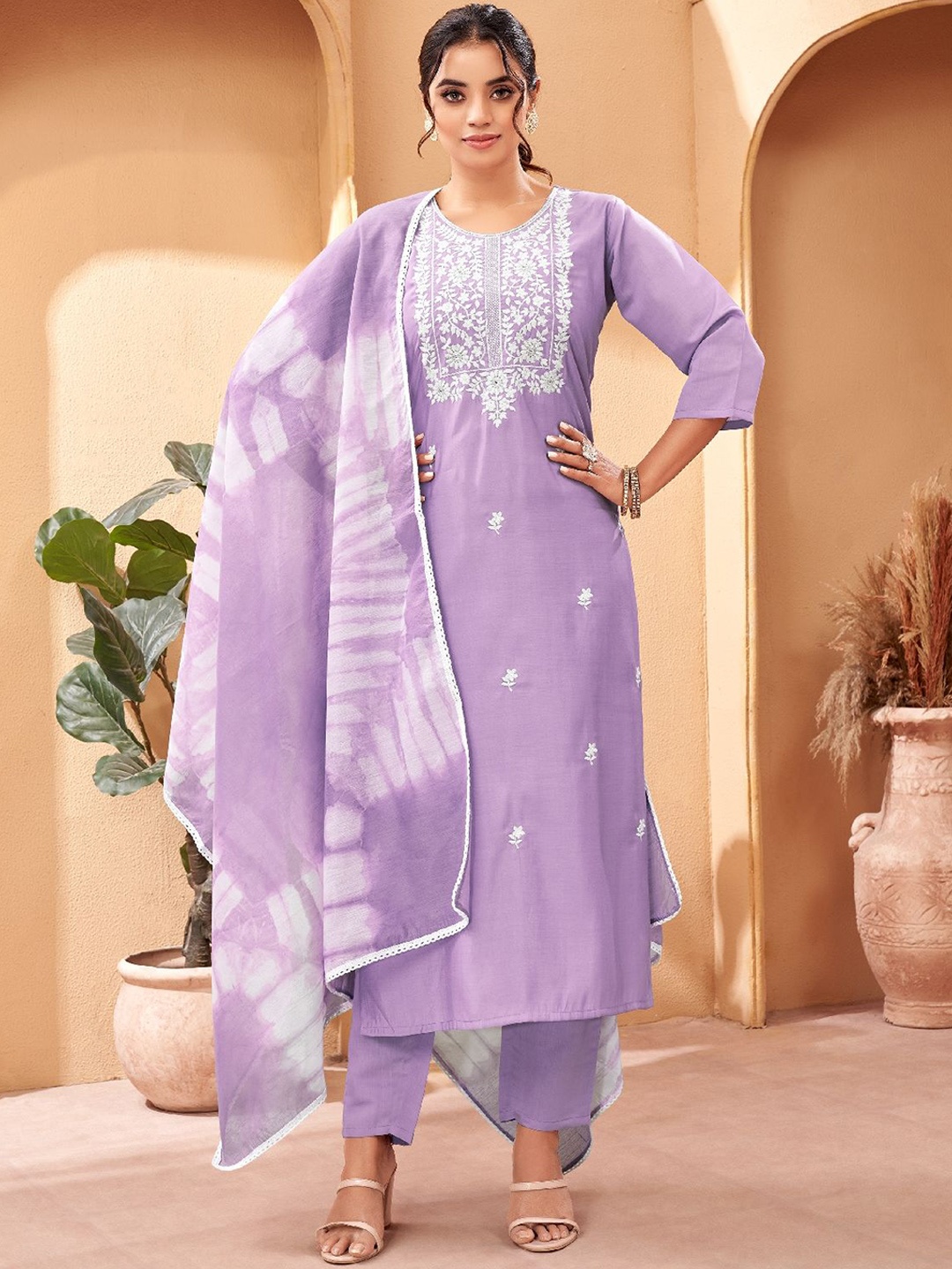 Yara Creation Floral Embroidered Chanderi Silk Straight Kurta with Trousers & Dupatta, Lavender
Yara Creation Floral Embroidered Chanderi Silk Straight Kurta with Trousers & Dupatta, Lavender