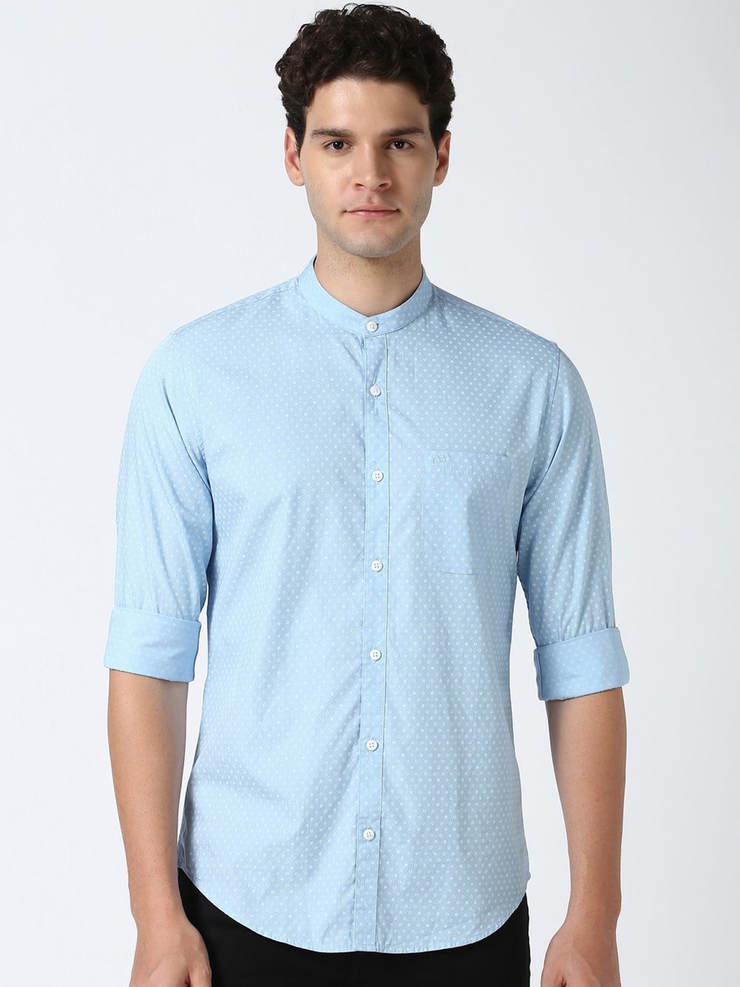 Peter England Casuals Men Band Collar Micro Ditsy Printed Cotton Slim Fit Casual Shirt, Blue
Peter England Casuals Men Band Collar Micro Ditsy Printed Cotton Slim Fit Casual Shirt, Blue