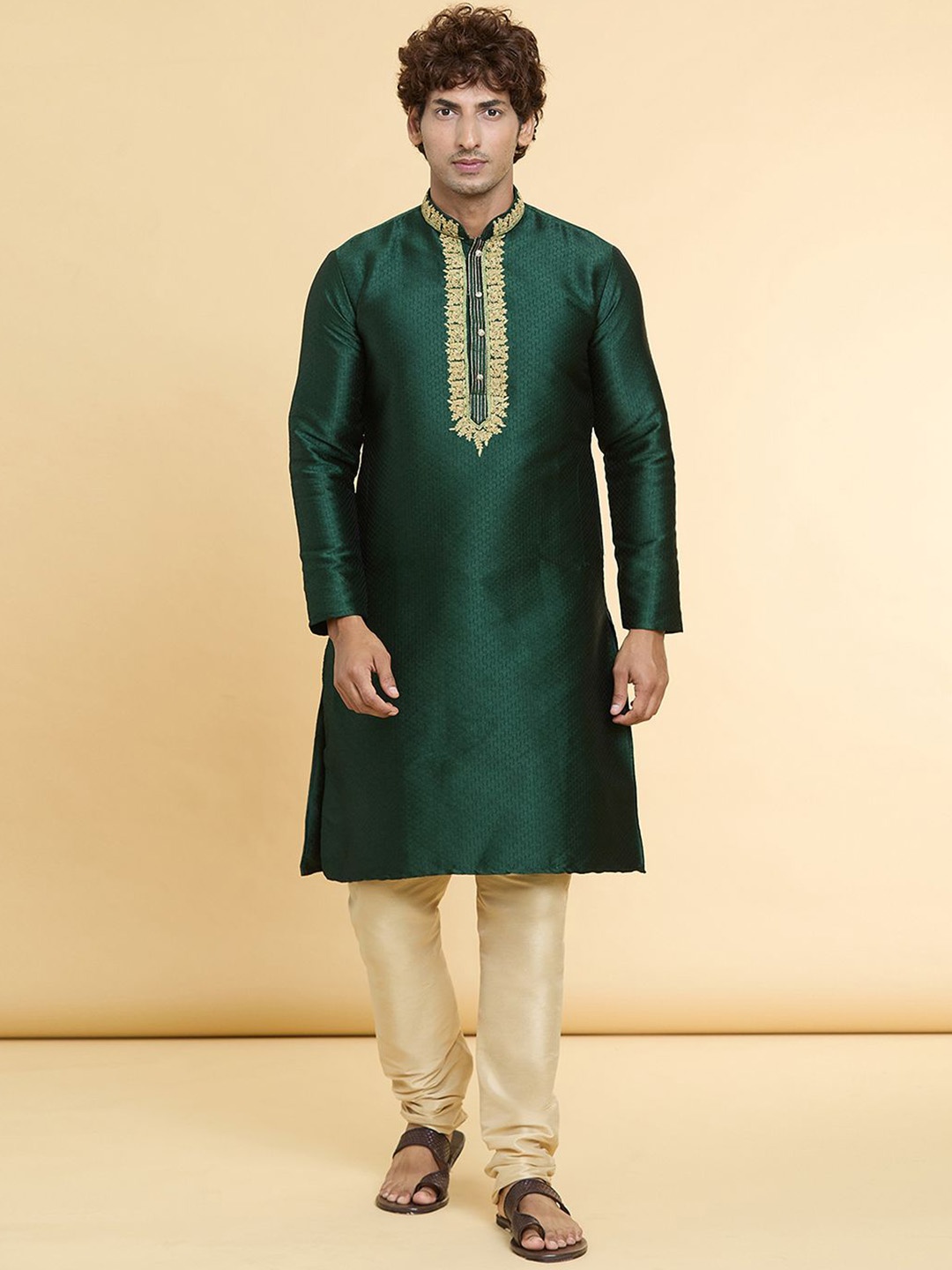 Arihant Rai Sinha Mandarin Collar Floral Woven Design Thread Work Kurta with Churidar, Green
Arihant Rai Sinha Mandarin Collar Floral Woven Design Thread Work Kurta with Churidar, Green
