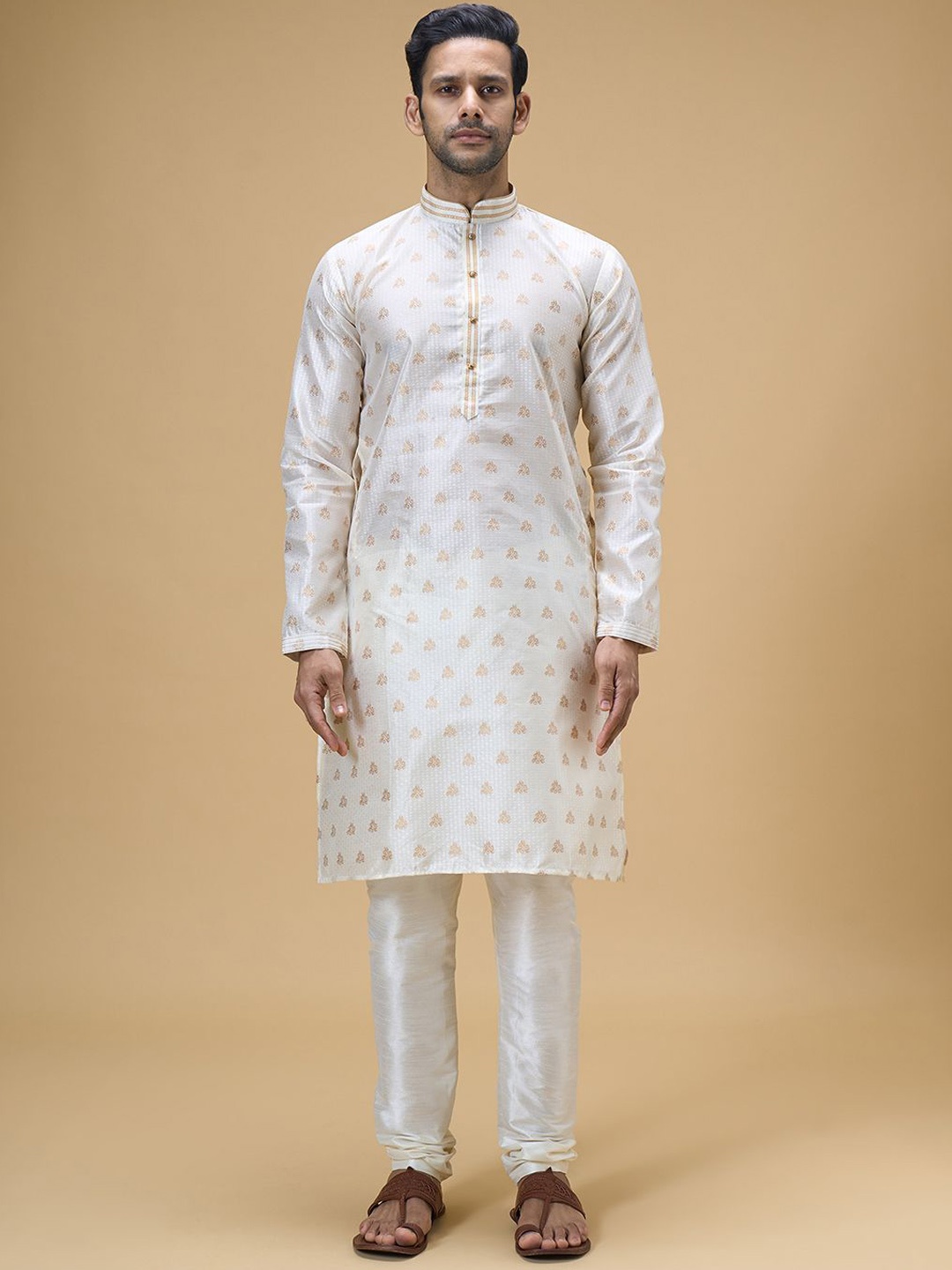 Arihant Rai Sinha Floral Printed Mandarin Collar Straight Kurta With Churidar, Cream
Arihant Rai Sinha Floral Printed Mandarin Collar Straight Kurta With Churidar, Cream