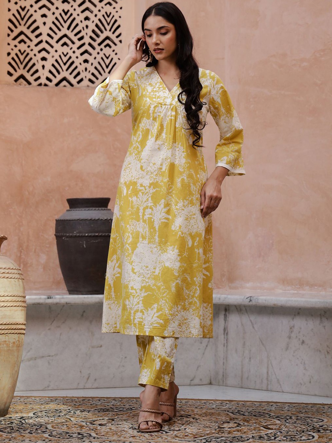 SANSKRUTIHOMES Abstract Printed Thread Work Pure Cotton Kurta with Trouser, Yellow
SANSKRUTIHOMES Abstract Printed Thread Work Pure Cotton Kurta with Trouser, Yellow