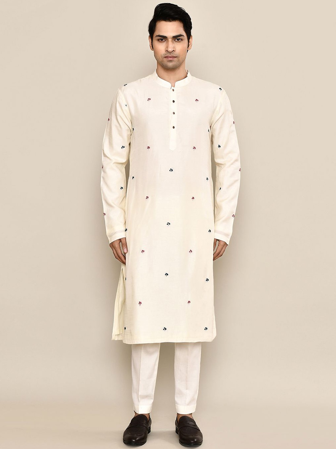 Arihant Rai Sinha Floral Embroidered Thread Work Mandarin Collar Straight Kurta & Pyjamas, Off white
Arihant Rai Sinha Floral Embroidered Thread Work Mandarin Collar Straight Kurta & Pyjamas, Off white