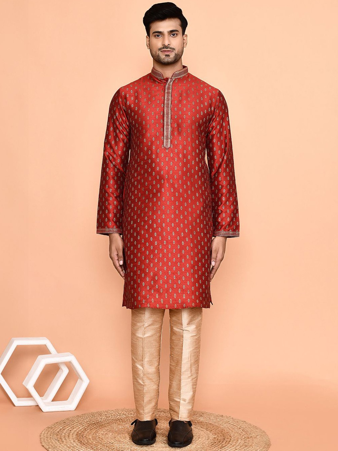 Arihant Rai Sinha Ethnic Motifs Embroidered Mandarin Collar Straight Kurta With Trouser, Maroon
Arihant Rai Sinha Ethnic Motifs Embroidered Mandarin Collar Straight Kurta With Trouser, Maroon
