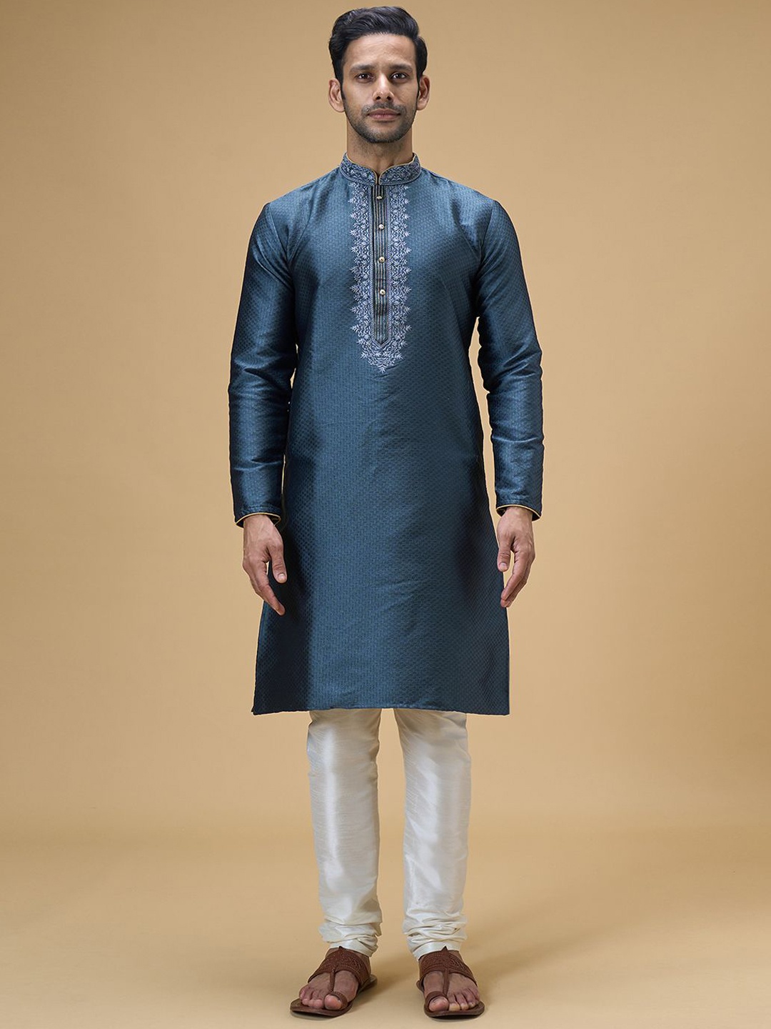 Arihant Rai Sinha Geometric Woven Design Mandarin Collar Thread Work Kurta & Churidar, Grey
Arihant Rai Sinha Geometric Woven Design Mandarin Collar Thread Work Kurta & Churidar, Grey