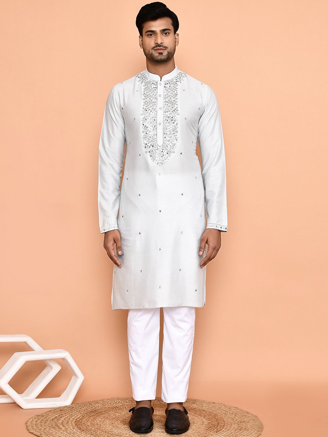 Arihant Rai Sinha Floral Embroidered Straight Sequinned Kurta with Trousers, Grey
Arihant Rai Sinha Floral Embroidered Straight Sequinned Kurta with Trousers, Grey