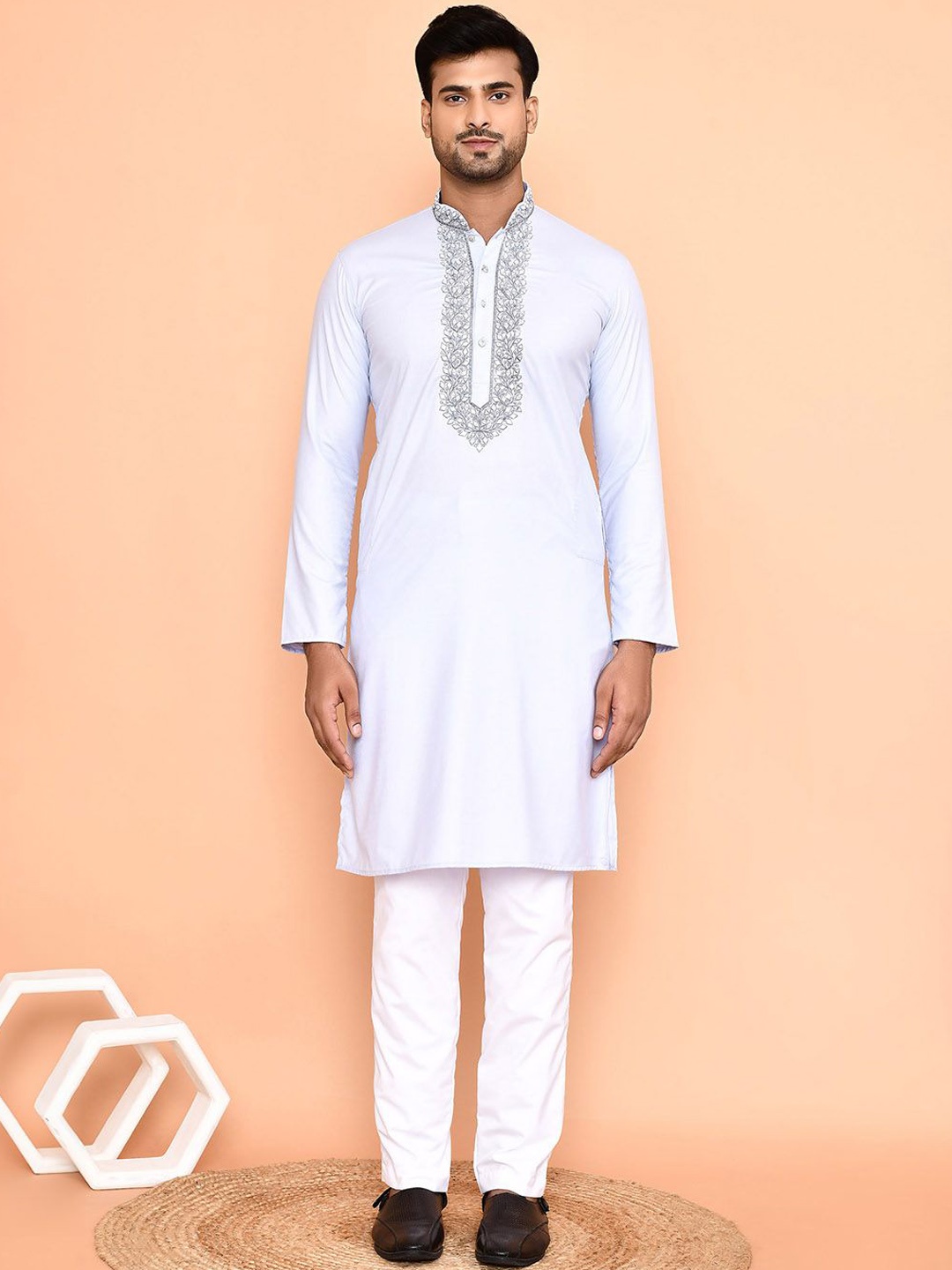 Arihant Rai Sinha Floral Embroidered Mandarin Collar Straight Kurta With Trouser, Blue
Arihant Rai Sinha Floral Embroidered Mandarin Collar Straight Kurta With Trouser, Blue