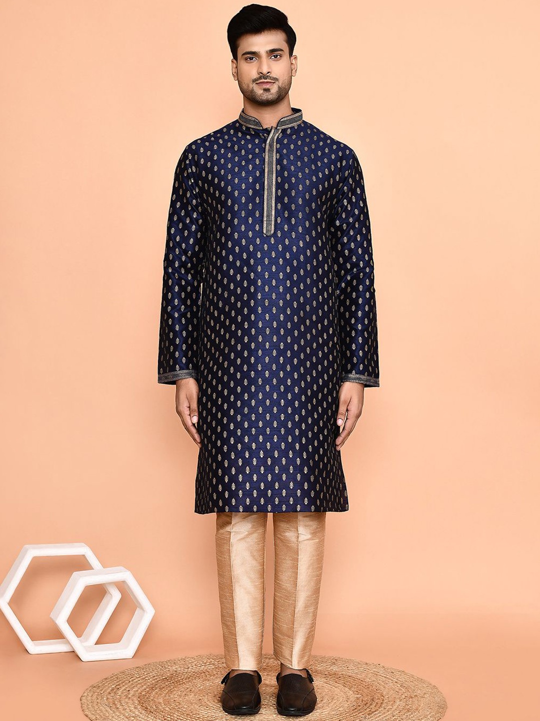 Arihant Rai Sinha Floral Embroidered Mandarin Collar Straight Kurta With Trousers, Blue
Arihant Rai Sinha Floral Embroidered Mandarin Collar Straight Kurta With Trousers, Blue