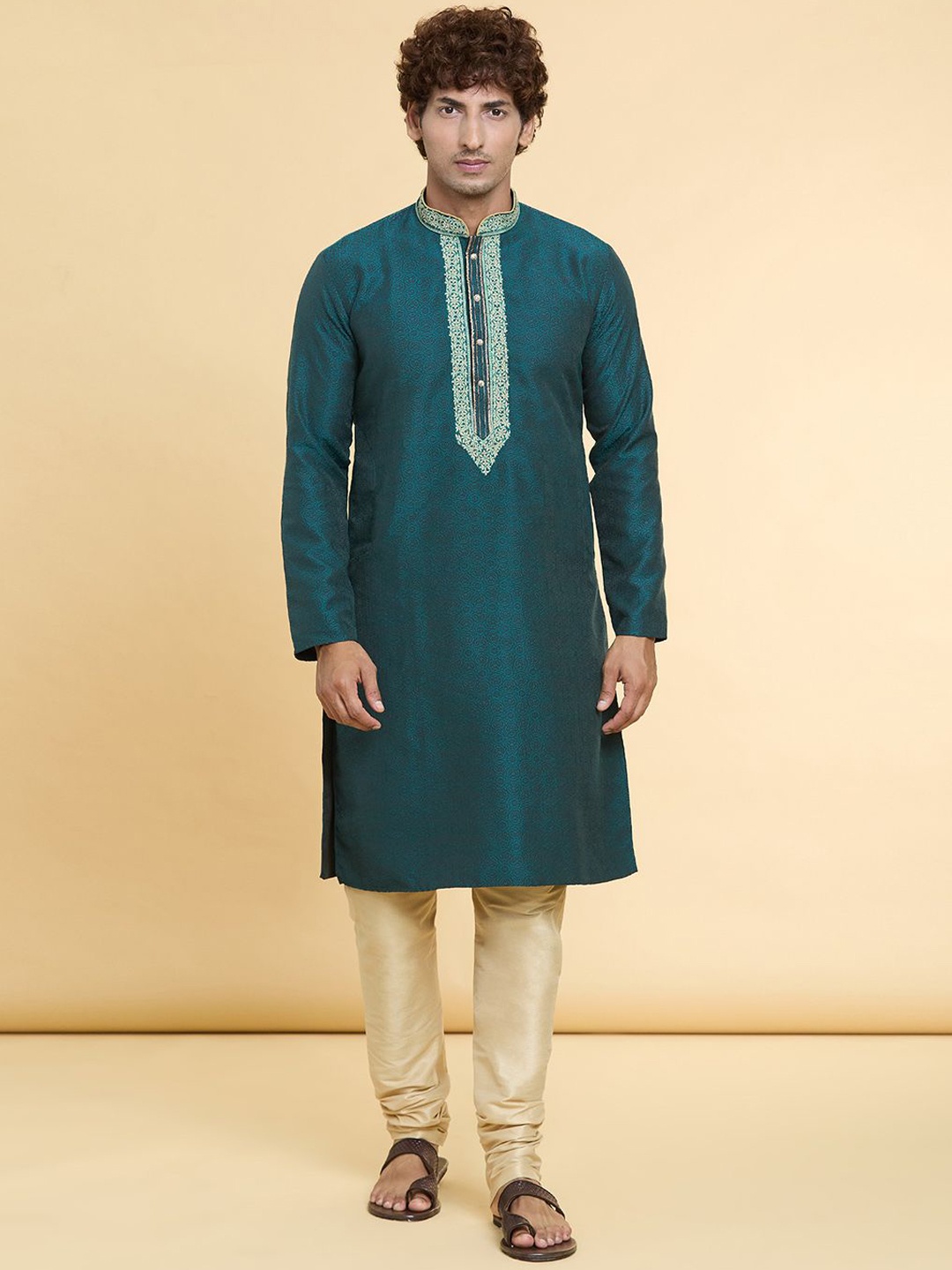 Arihant Rai Sinha Mandarin Collar Floral Woven Design Thread Work Kurta with Churidar, Green
Arihant Rai Sinha Mandarin Collar Floral Woven Design Thread Work Kurta with Churidar, Green