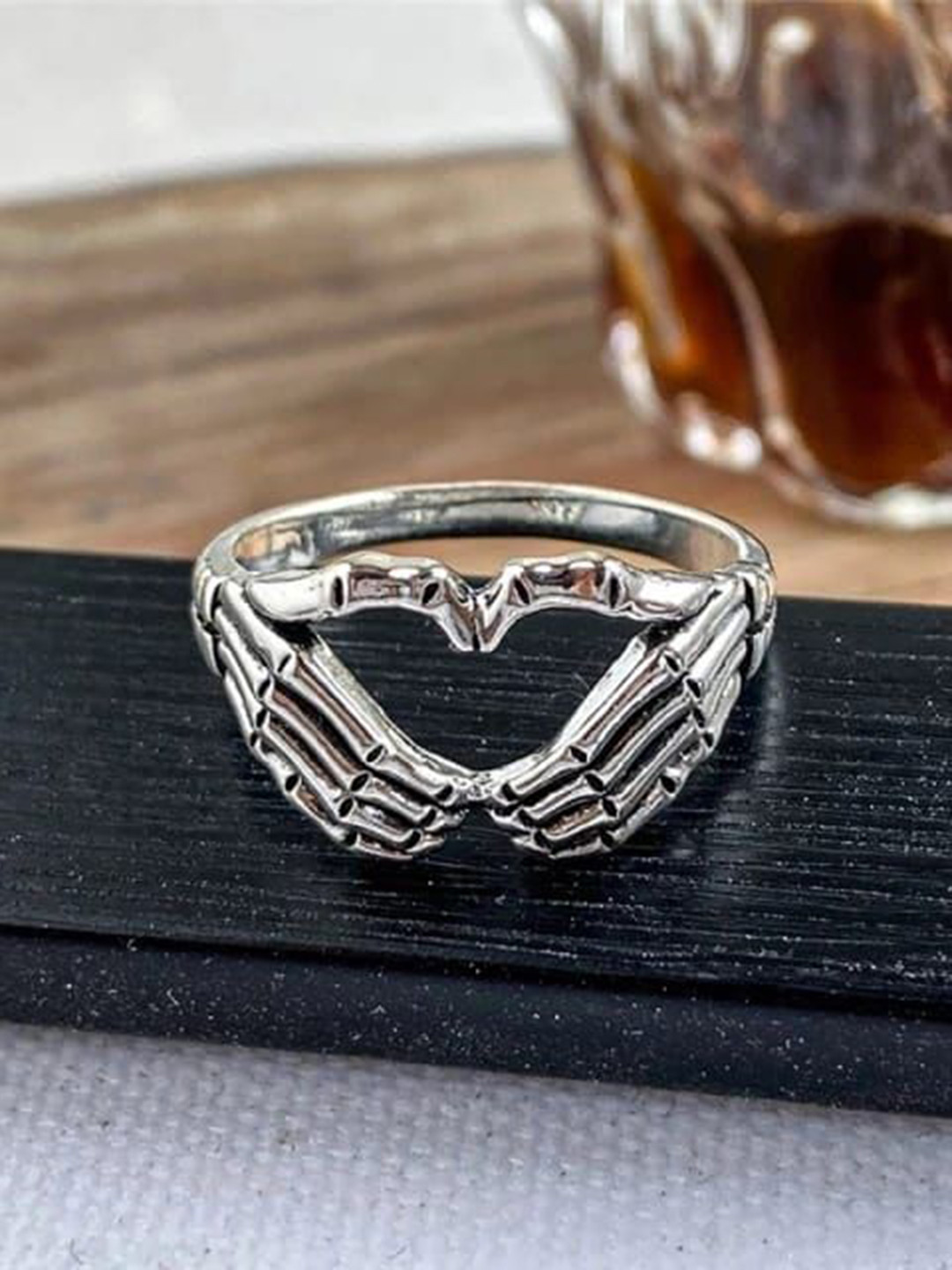 YU FASHIONS Sliver Plated Heart Shape Skeleton Hand Adjustable Finger Ring, Silver
YU FASHIONS Sliver Plated Heart Shape Skeleton Hand Adjustable Finger Ring, Silver