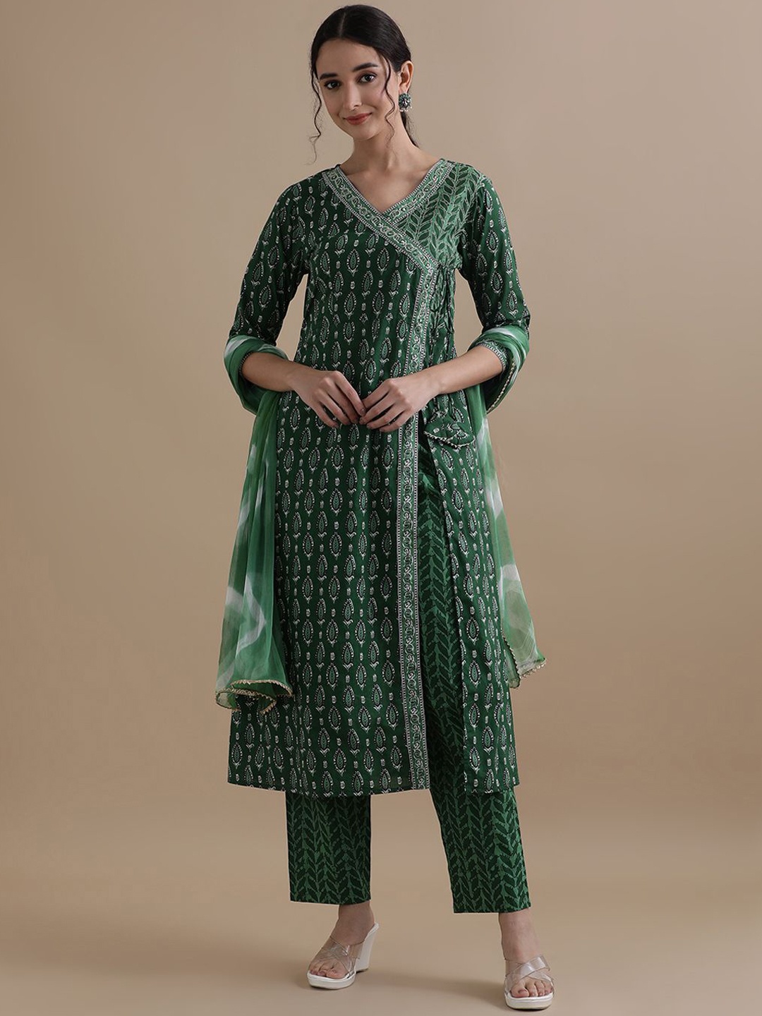 Jaipur Kurti Floral Embroidered Mirror Work Pure Cotton Kurta with Trouser & Dupatta, Green
Jaipur Kurti Floral Embroidered Mirror Work Pure Cotton Kurta with Trouser & Dupatta, Green