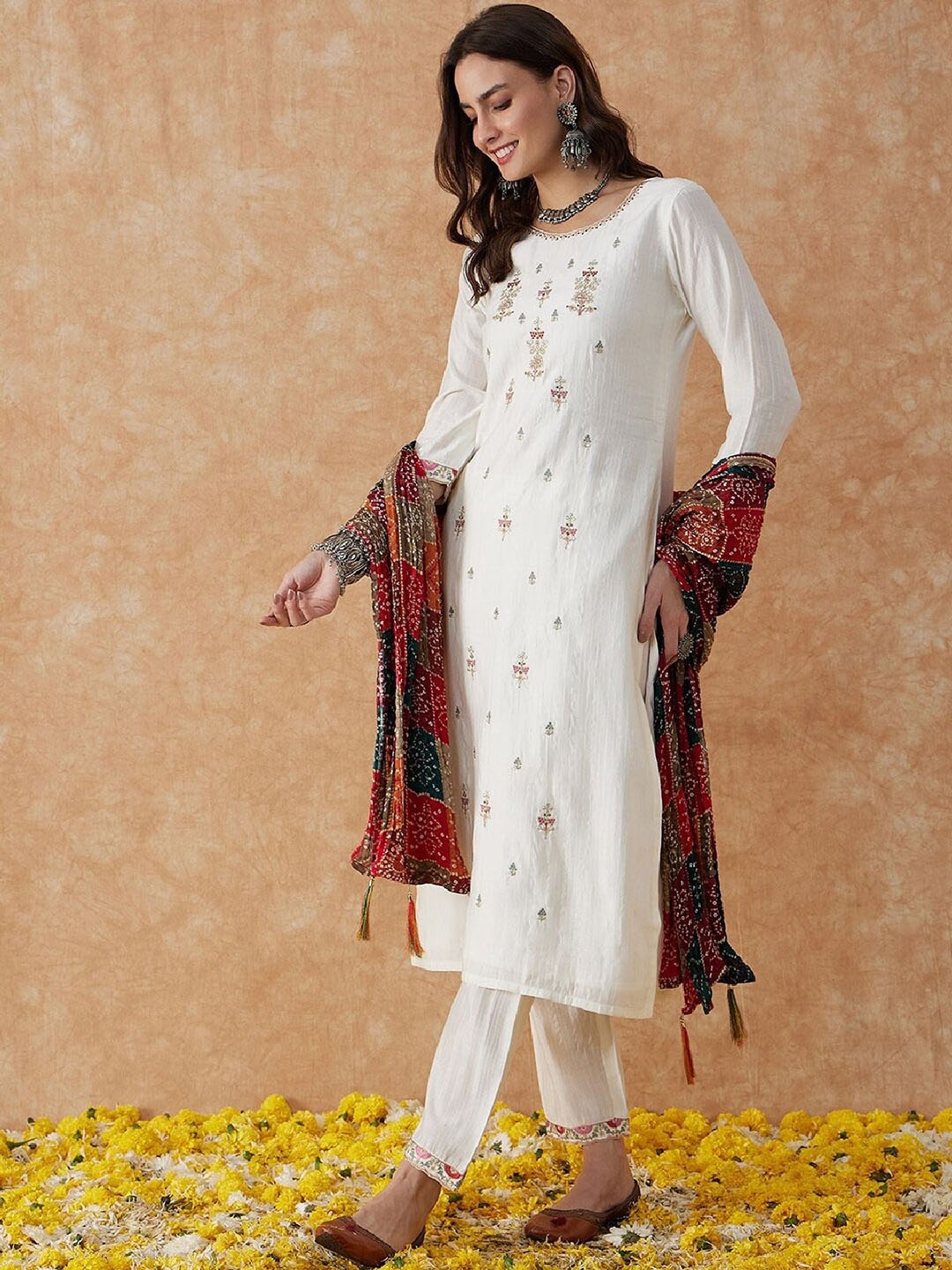 Yara Creation Floral Embroidered Round Neck Regular Straight Kurta & Trouser With Dupatta, White
Yara Creation Floral Embroidered Round Neck Regular Straight Kurta & Trouser With Dupatta, White