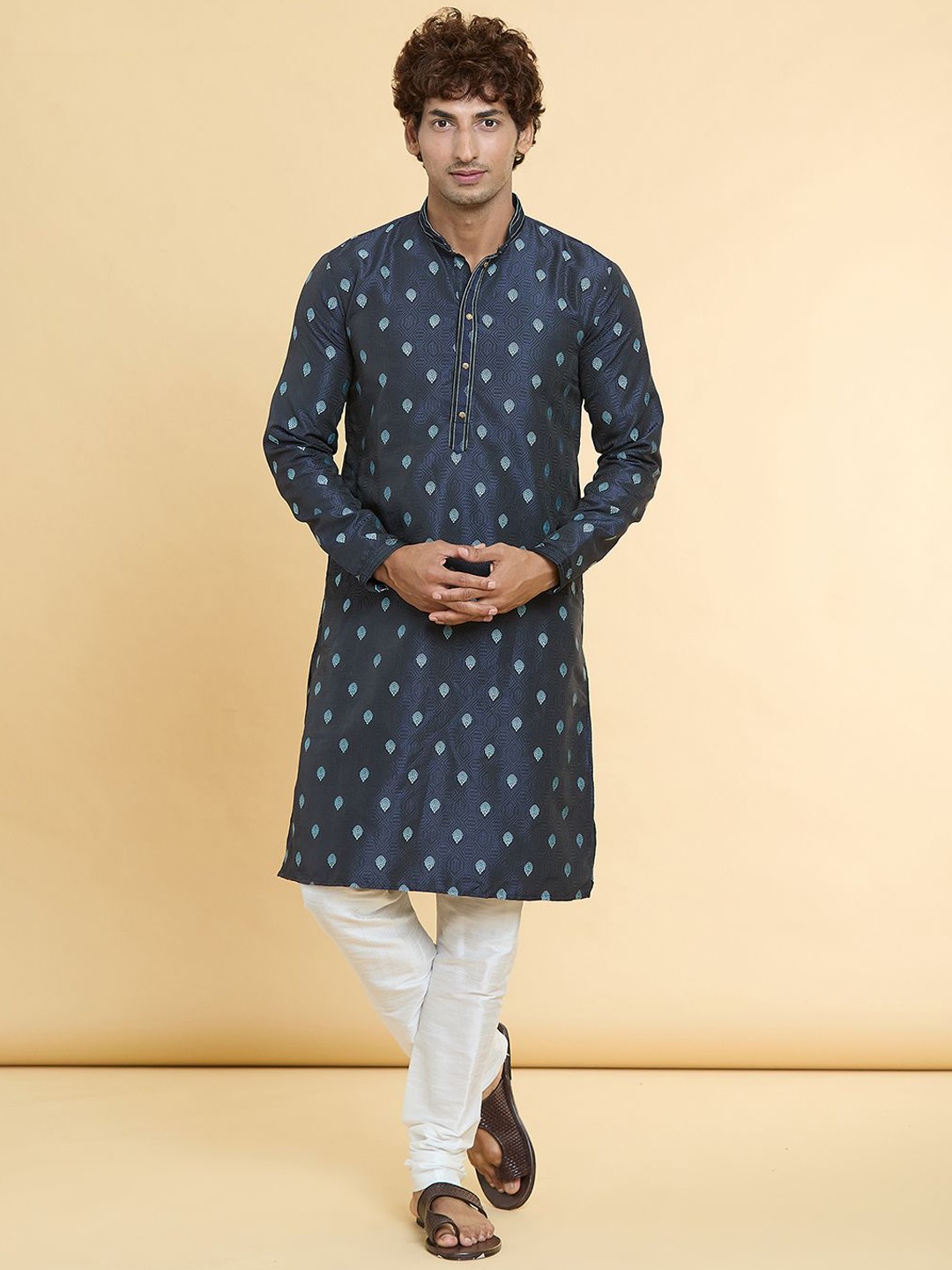 Arihant Rai Sinha Men Floral Printed Mandarin Collar Straight Kurta With Trousers, Blue
Arihant Rai Sinha Men Floral Printed Mandarin Collar Straight Kurta With Trousers, Blue