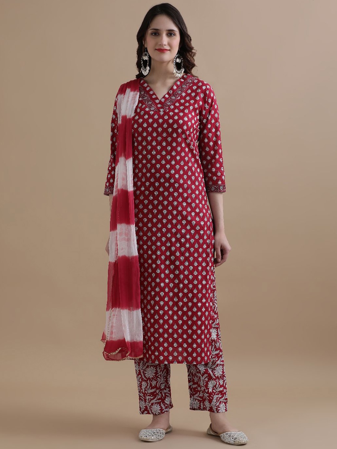 Jaipur Kurti Ethnic Motifs Printed Straight Pure Cotton Kurta with Trousers & Dupatta, Red
Jaipur Kurti Ethnic Motifs Printed Straight Pure Cotton Kurta with Trousers & Dupatta, Red