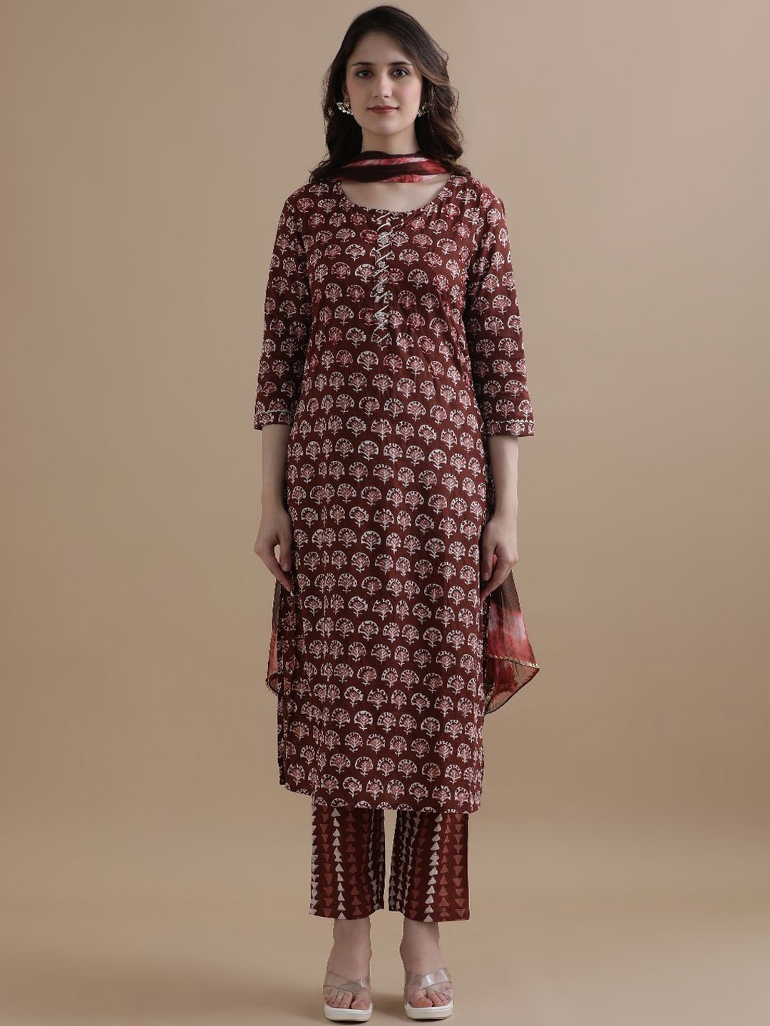Jaipur Kurti Floral Printed Gotta Patti Pure Cotton Straight Kurta With Trouser & Dupatta, Brown
Jaipur Kurti Floral Printed Gotta Patti Pure Cotton Straight Kurta With Trouser & Dupatta, Brown