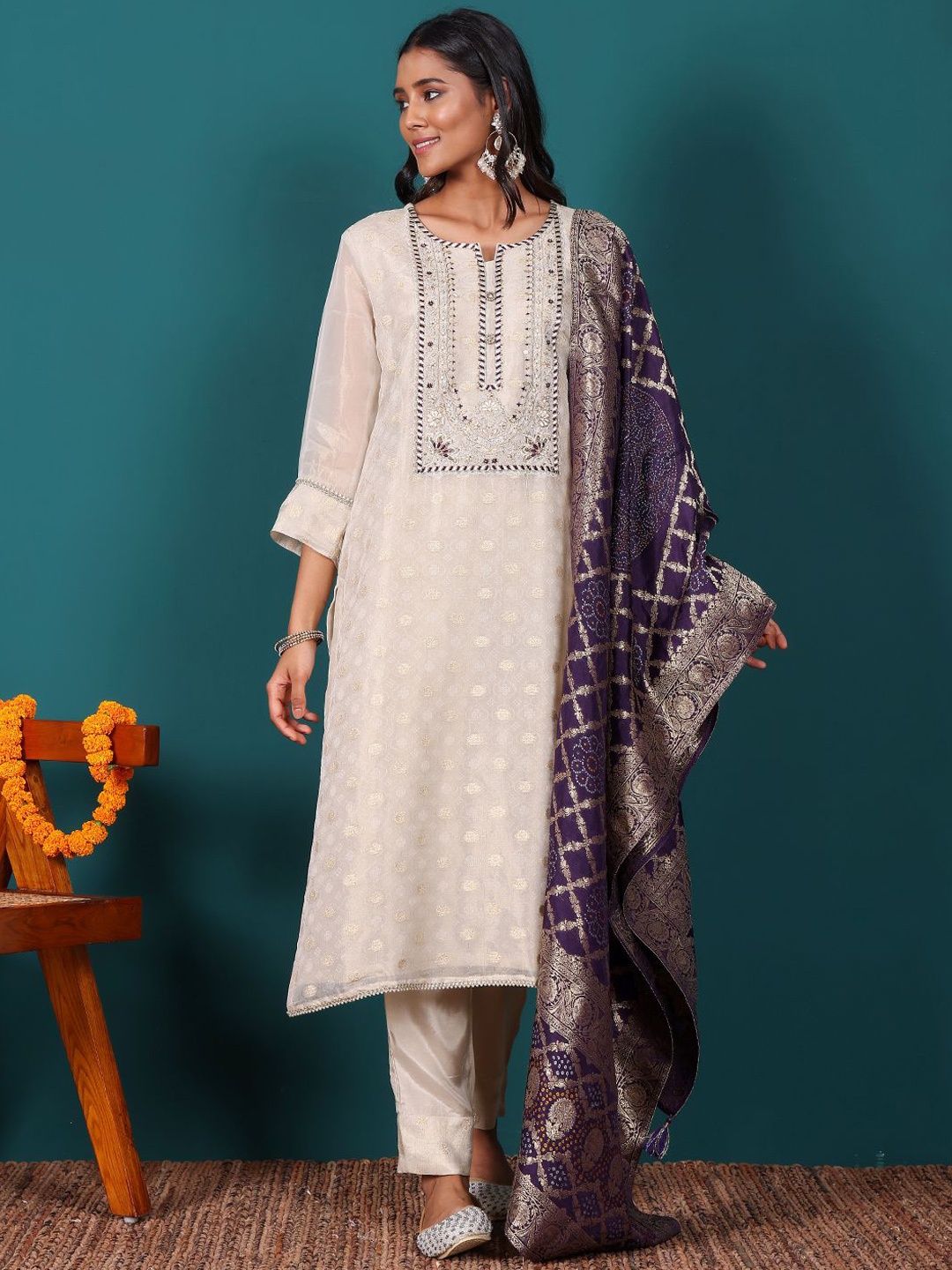 Chowkhat Floral Embroidered Sequinned Organza A-Line Kurta With Trouser & Dupatta, Beige
Chowkhat Floral Embroidered Sequinned Organza A-Line Kurta With Trouser & Dupatta, Beige