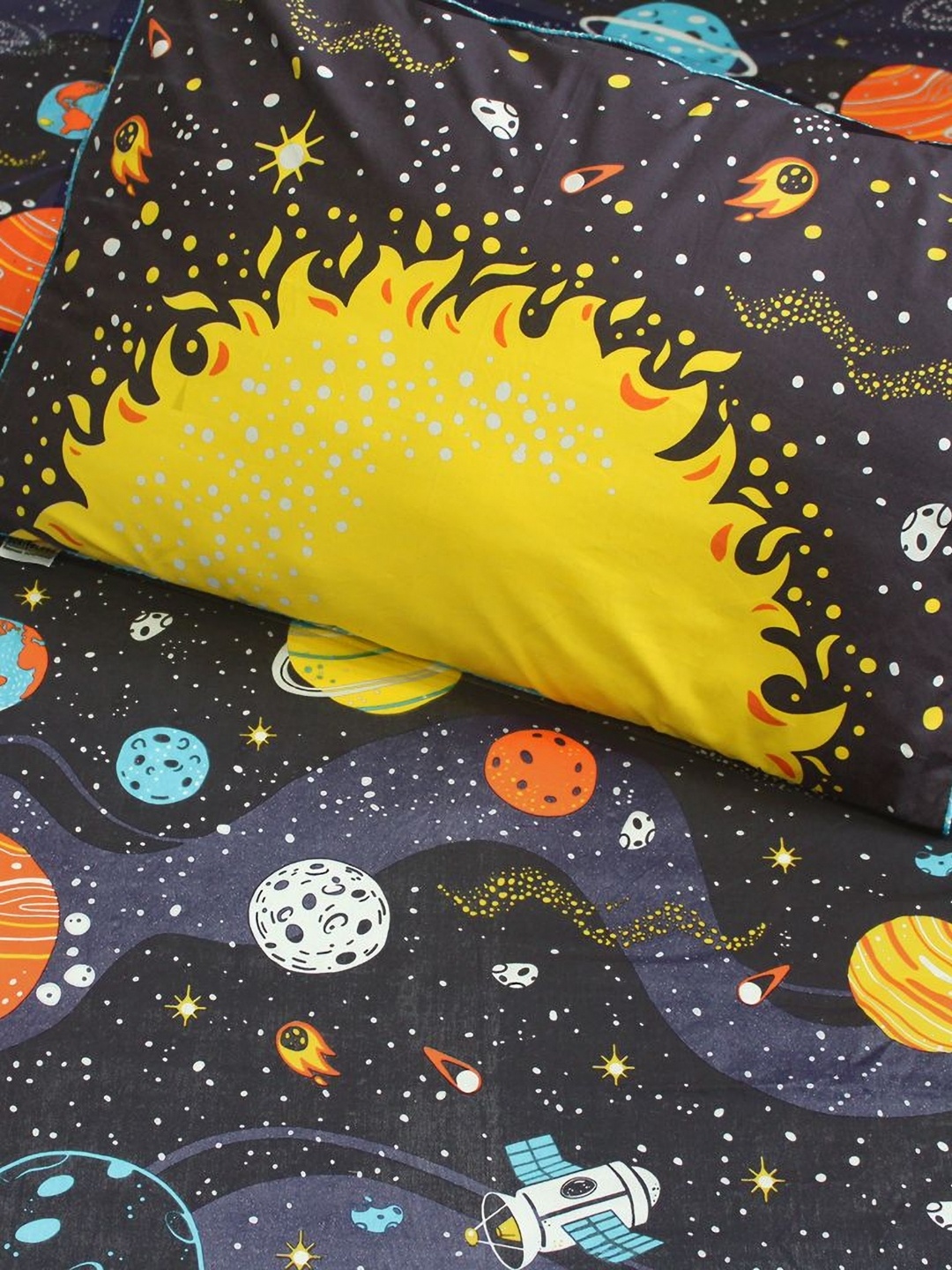 Silverlinen Black Cartoon Characters 250 TC Cotton Single Bedsheet Set-1.47m X 2.23m
Silverlinen Black Cartoon Characters 250 TC Cotton Single Bedsheet Set-1.47m X 2.23m