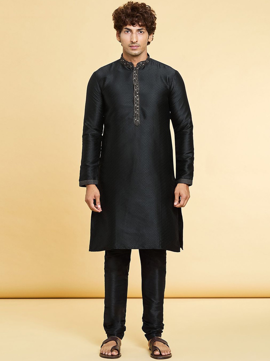 Arihant Rai Sinha Floral Yoke Design Mandarin Collar Straight Kurta With Trousers, Black
Arihant Rai Sinha Floral Yoke Design Mandarin Collar Straight Kurta With Trousers, Black
