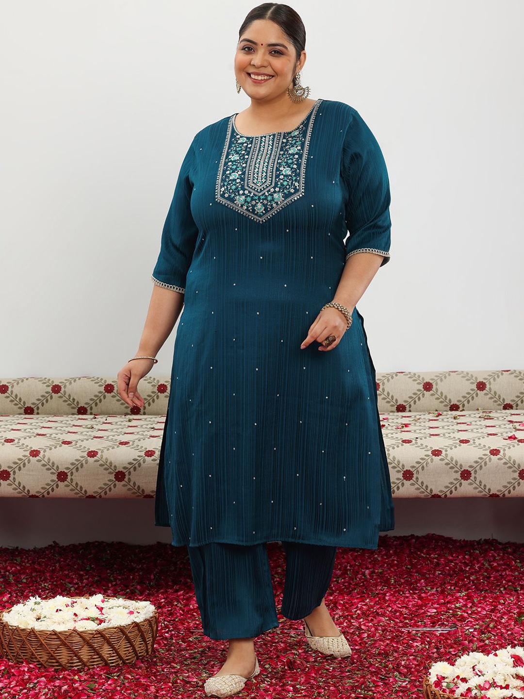 EXTRA LOVE BY LIBAS Plus Size Floral Embroidered Sequinned Straight Kurta With Trouser, Blue
EXTRA LOVE BY LIBAS Plus Size Floral Embroidered Sequinned Straight Kurta With Trouser, Blue