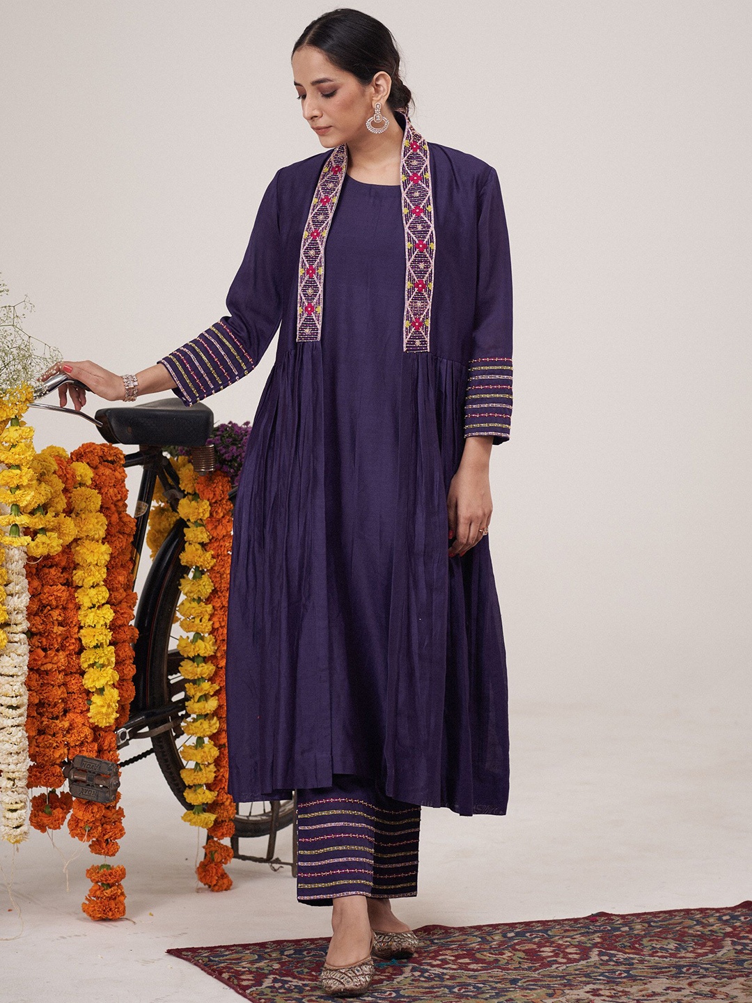 HIRIKA&DHRUTI Women Embroidered Pleated Chanderi Silk Kurta with Harem Pants, Purple
HIRIKA&DHRUTI Women Embroidered Pleated Chanderi Silk Kurta with Harem Pants, Purple