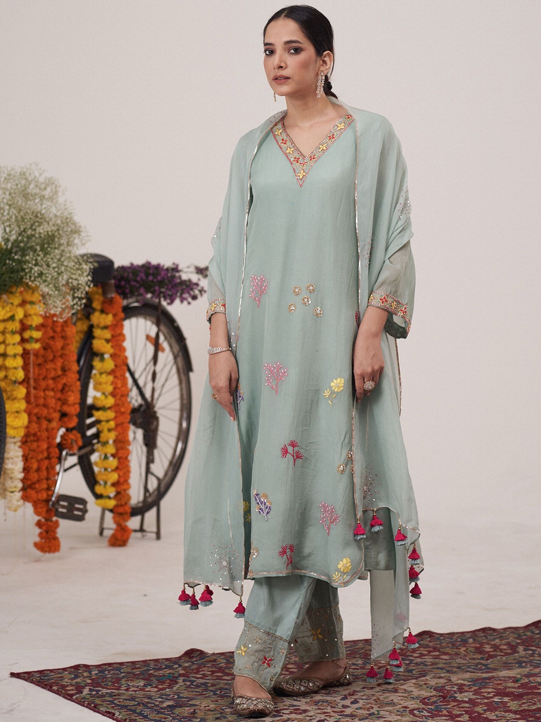 HIRIKA&DHRUTI Women Embroidered Chanderi Silk Kurta with Harem Pants & With Dupatta, Blue
HIRIKA&DHRUTI Women Embroidered Chanderi Silk Kurta with Harem Pants & With Dupatta, Blue