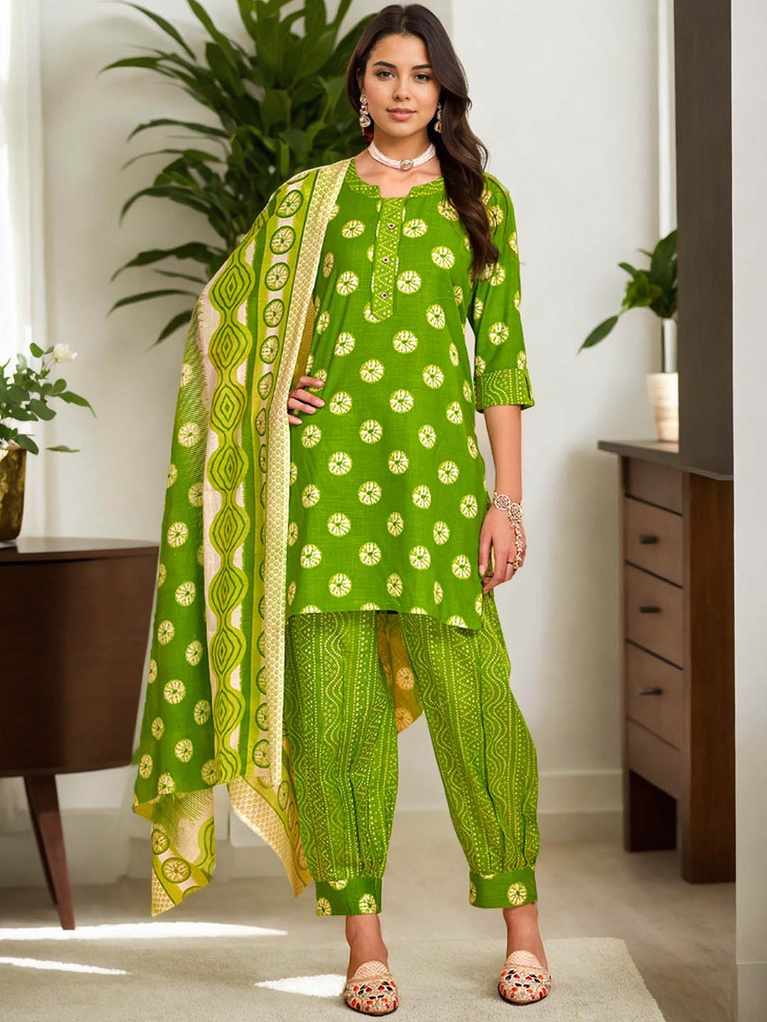 Anouk Women Bandhani Printed Regular Pure Cotton Kurta with Harem Pants & With Dupatta, Green
Anouk Women Bandhani Printed Regular Pure Cotton Kurta with Harem Pants & With Dupatta, Green
