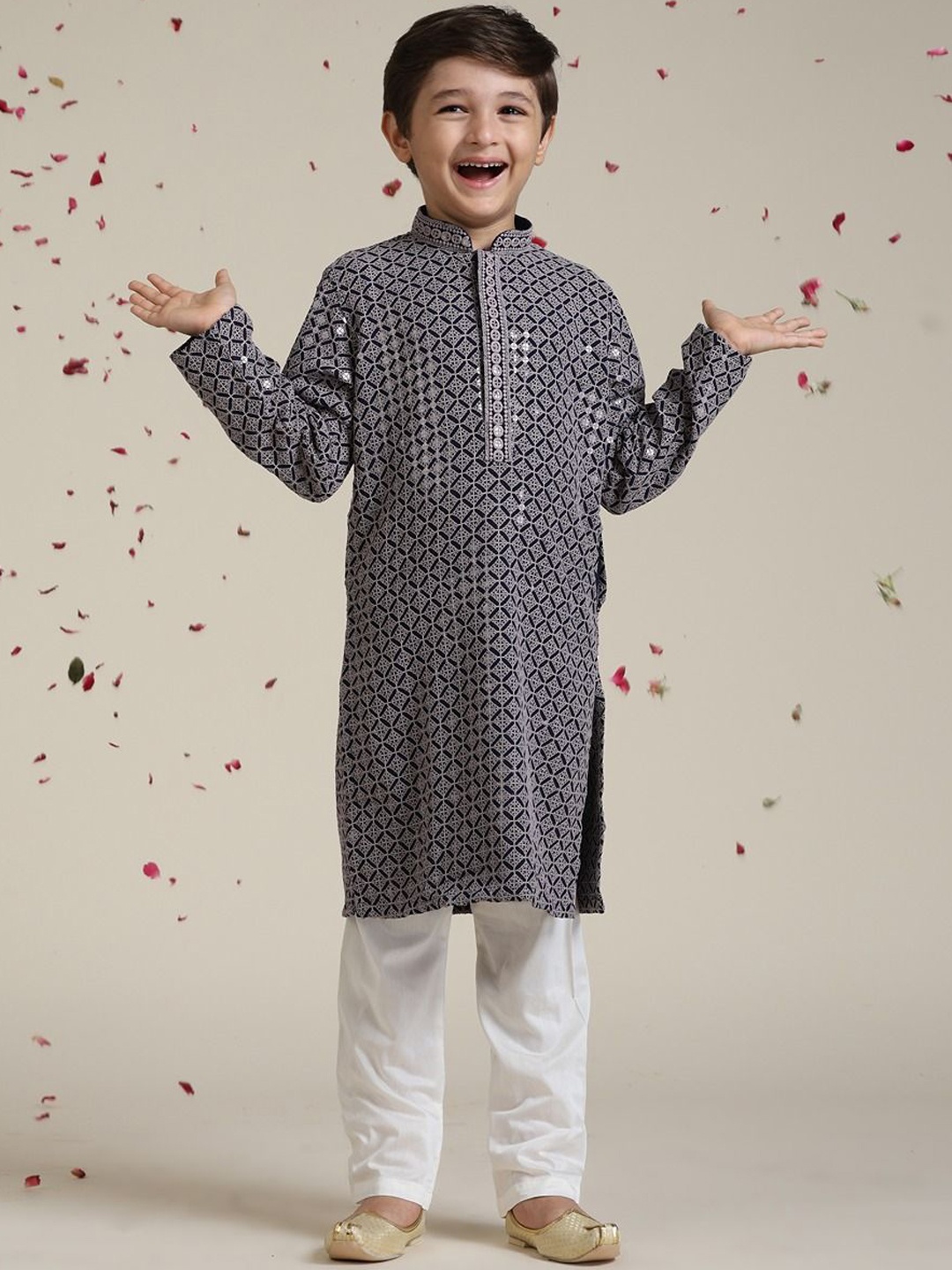 Manyavar Boys Floral Embroidered Mandarin Collar Chikankari Straight Kurta With Pyjamas, Grey
Manyavar Boys Floral Embroidered Mandarin Collar Chikankari Straight Kurta With Pyjamas, Grey