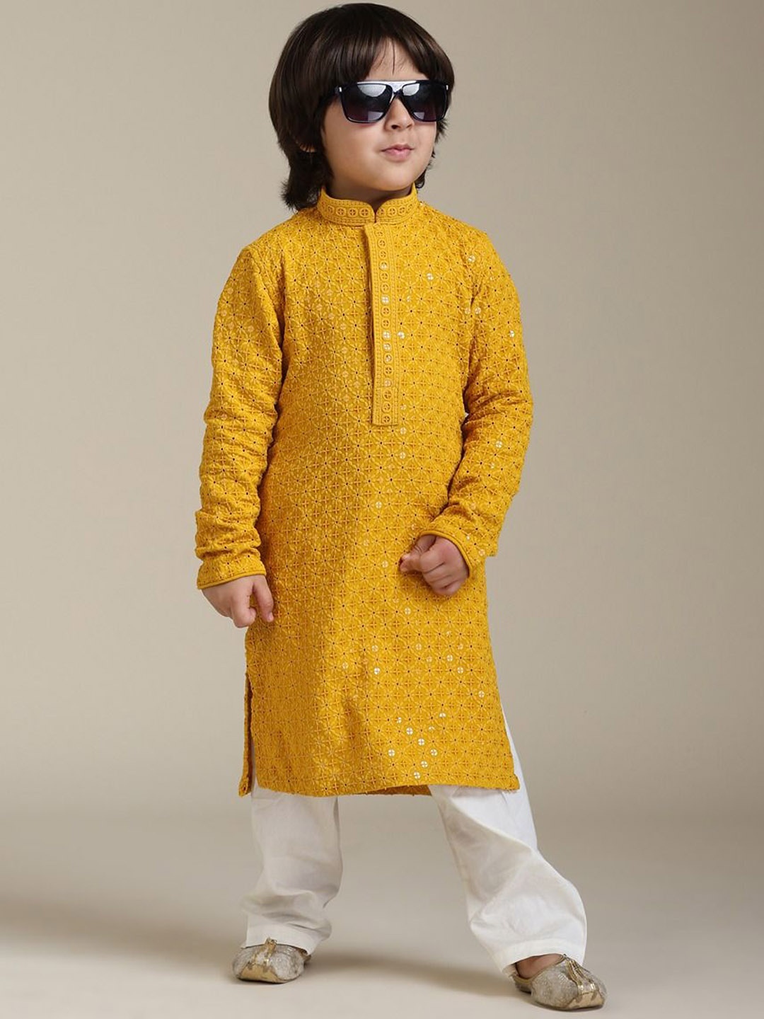 Manyavar Boys Floral Embroidered Mandarin Collar Sequinned Straight Kurta with Pyjamas, Mustard
Manyavar Boys Floral Embroidered Mandarin Collar Sequinned Straight Kurta with Pyjamas, Mustard