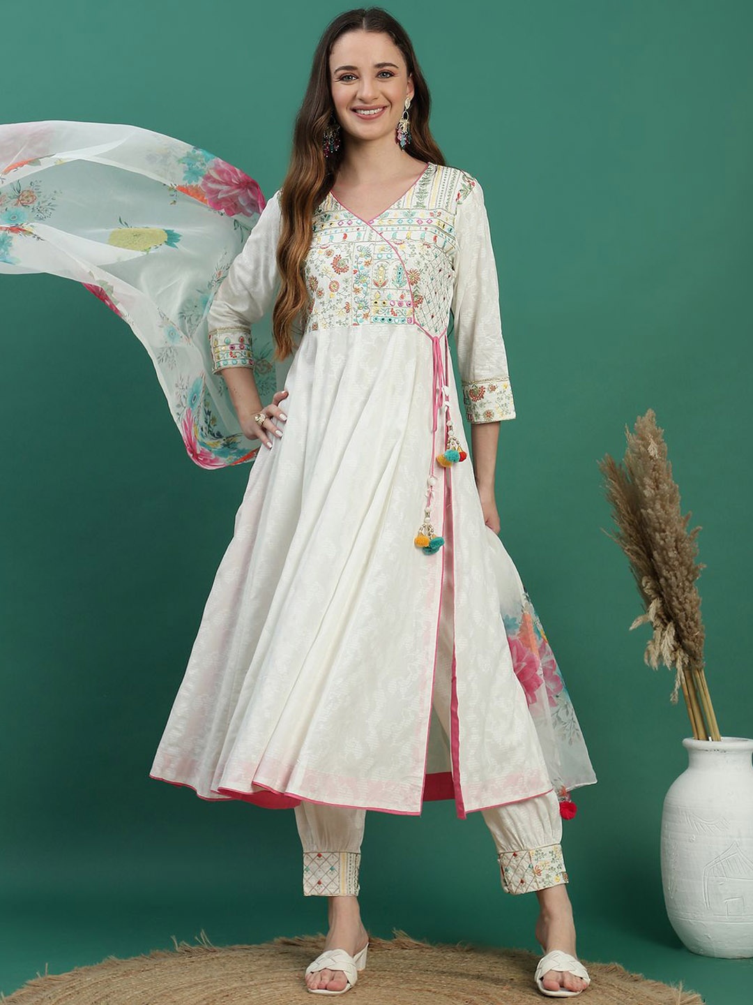 Sangria White Floral Embroidered Mirror Work Angarakha Kurta With Trousers & Dupatta
Sangria White Floral Embroidered Mirror Work Angarakha Kurta With Trousers & Dupatta