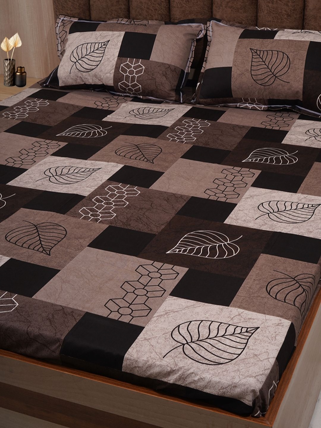 Adwitiya Brown & Beige Tropical Printed 210 TC Double Queen Bedsheet with 2 Pillow Covers
Adwitiya Brown & Beige Tropical Printed 210 TC Double Queen Bedsheet with 2 Pillow Covers