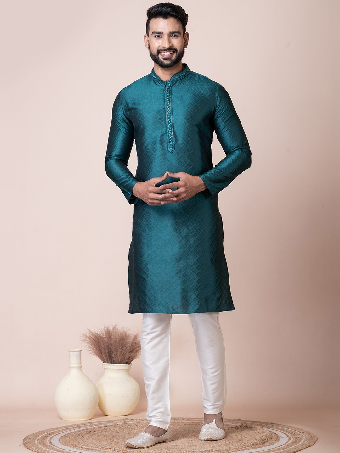 HERE&NOW Teal Geometric Woven Design Long Sleeves Regular Thread Work Straight Kurta
HERE&NOW Teal Geometric Woven Design Long Sleeves Regular Thread Work Straight Kurta