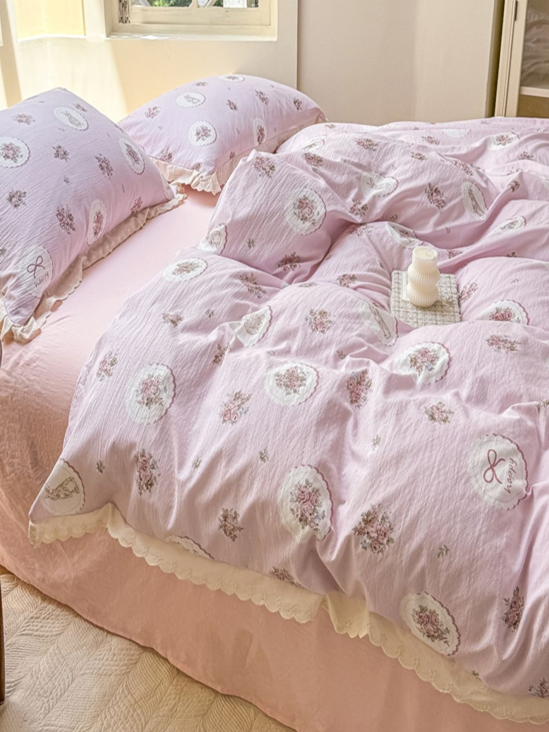 JC HOME Pink & White Ethnic Motifs Polycotton 3 Piece Double Queen Regular Bedding Set
JC HOME Pink & White Ethnic Motifs Polycotton 3 Piece Double Queen Regular Bedding Set