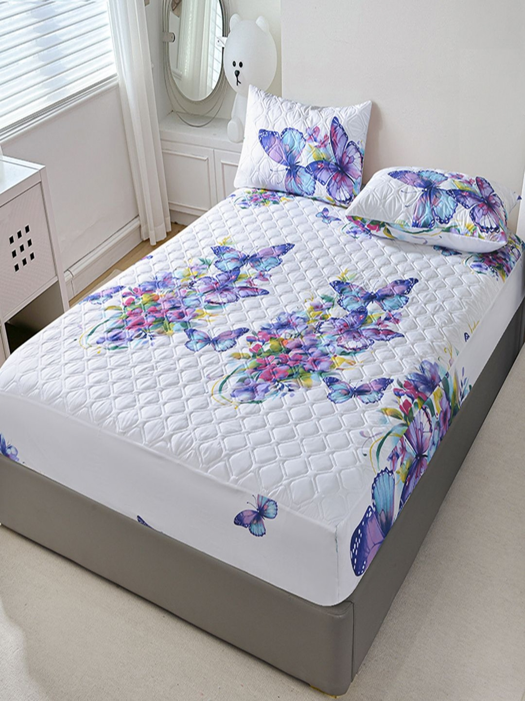 JC HOME White & Purple Graphic Cotton 150 TC Fitted Super King Bedsheet Set-2 m x 2.20 m
JC HOME White & Purple Graphic Cotton 150 TC Fitted Super King Bedsheet Set-2 m x 2.20 m