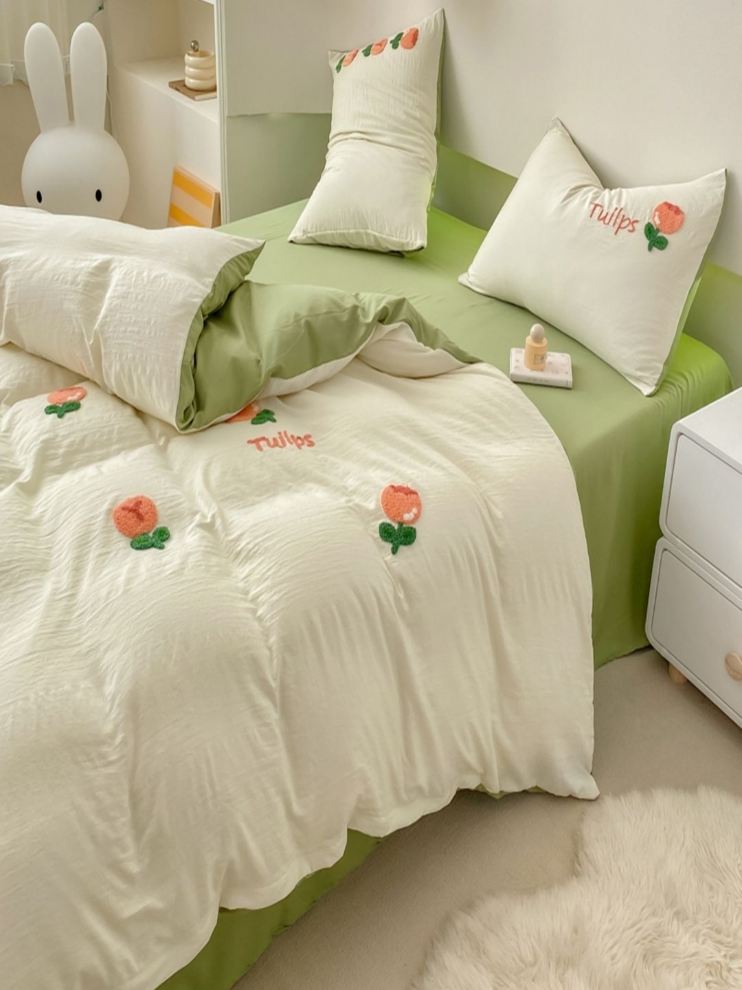 JC HOME Green & Pink Cartoon Characters Polycotton 3 Piece Double King Regular Bedding Set
JC HOME Green & Pink Cartoon Characters Polycotton 3 Piece Double King Regular Bedding Set